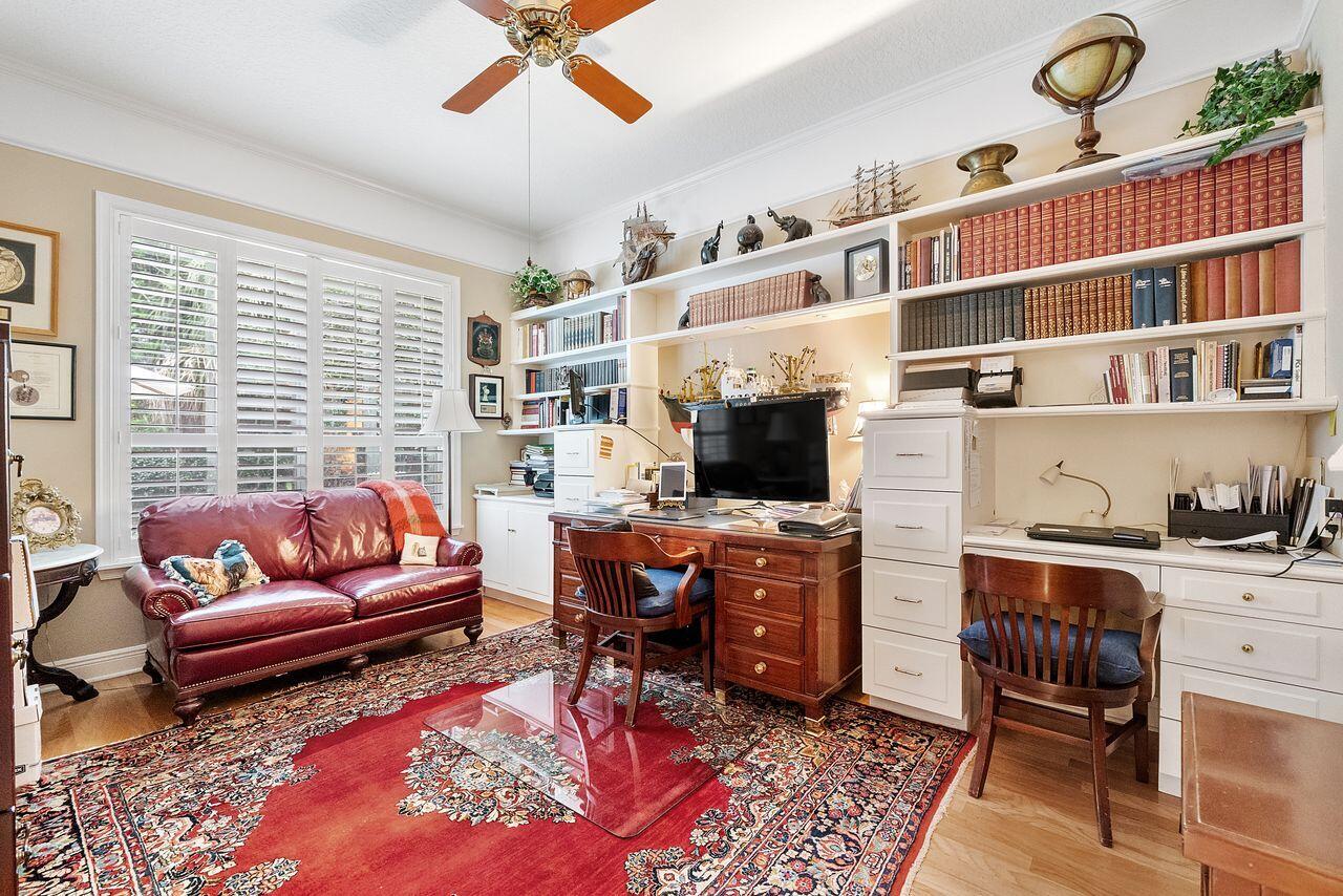 152 Oakwood, Palm Beach Gardens FL 33410