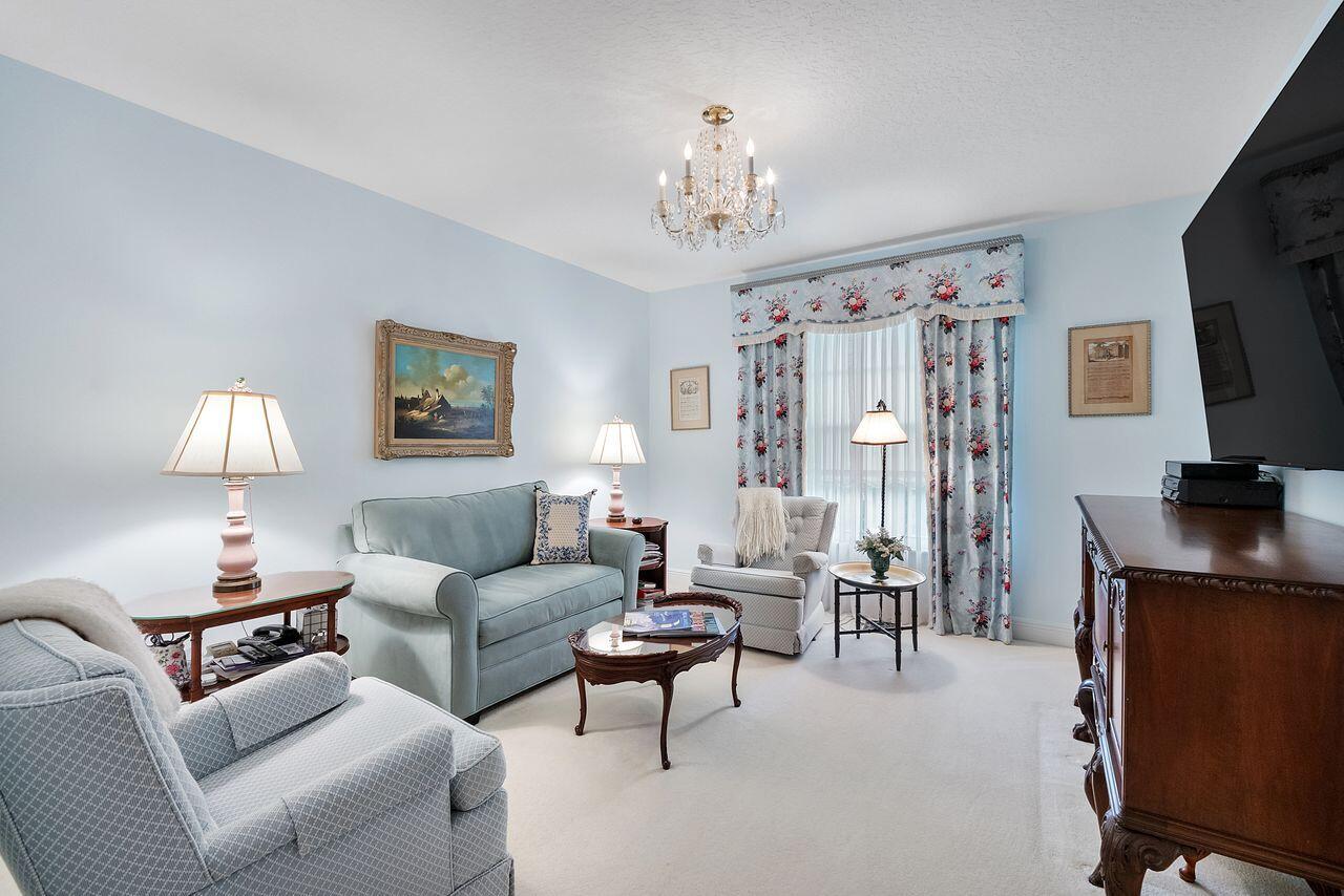 152 Oakwood, Palm Beach Gardens FL 33410