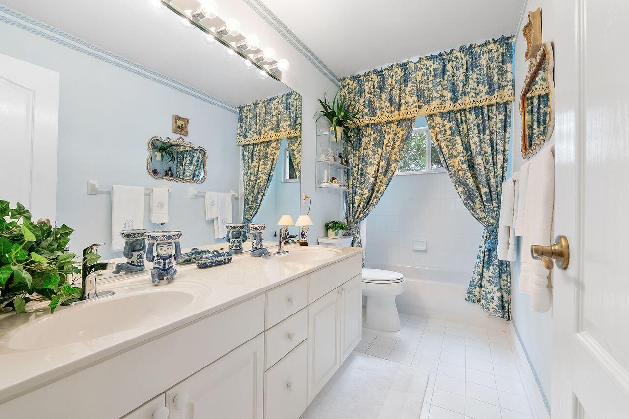 152 Oakwood, Palm Beach Gardens FL 33410