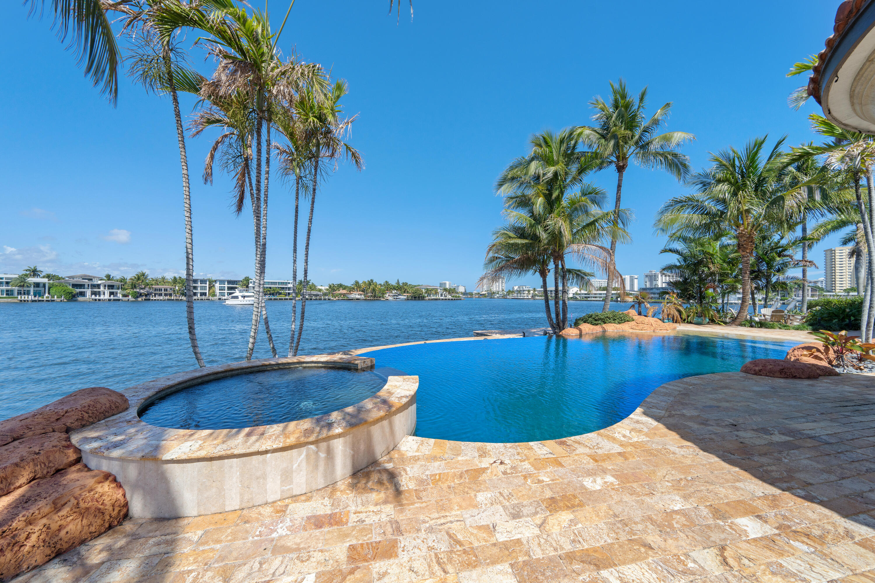 2593 SE 8th, Pompano Beach FL 33062