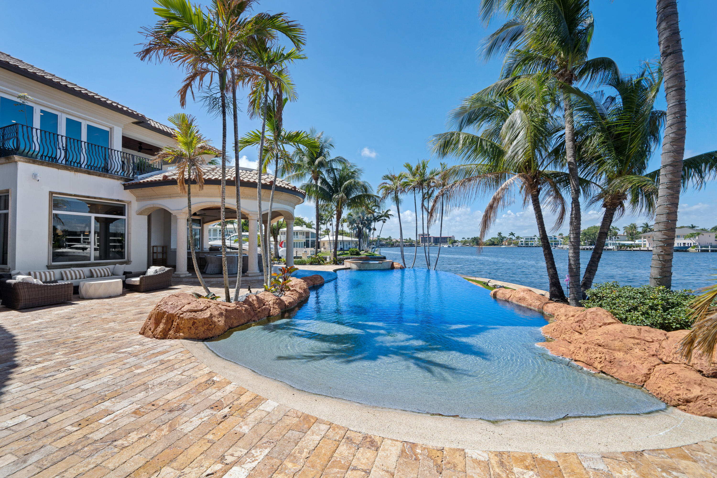 2593 SE 8th, Pompano Beach FL 33062