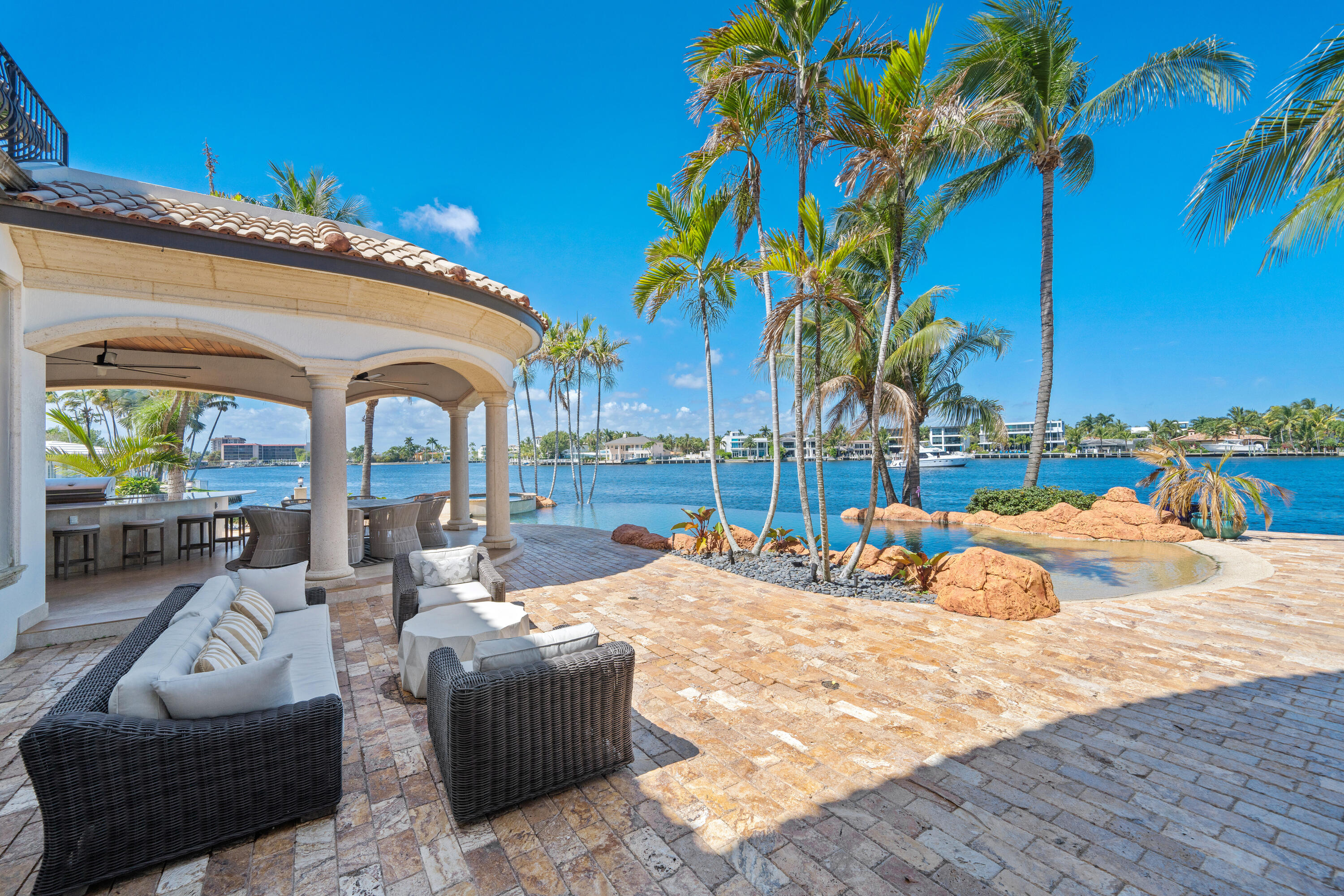 2593 SE 8th, Pompano Beach FL 33062