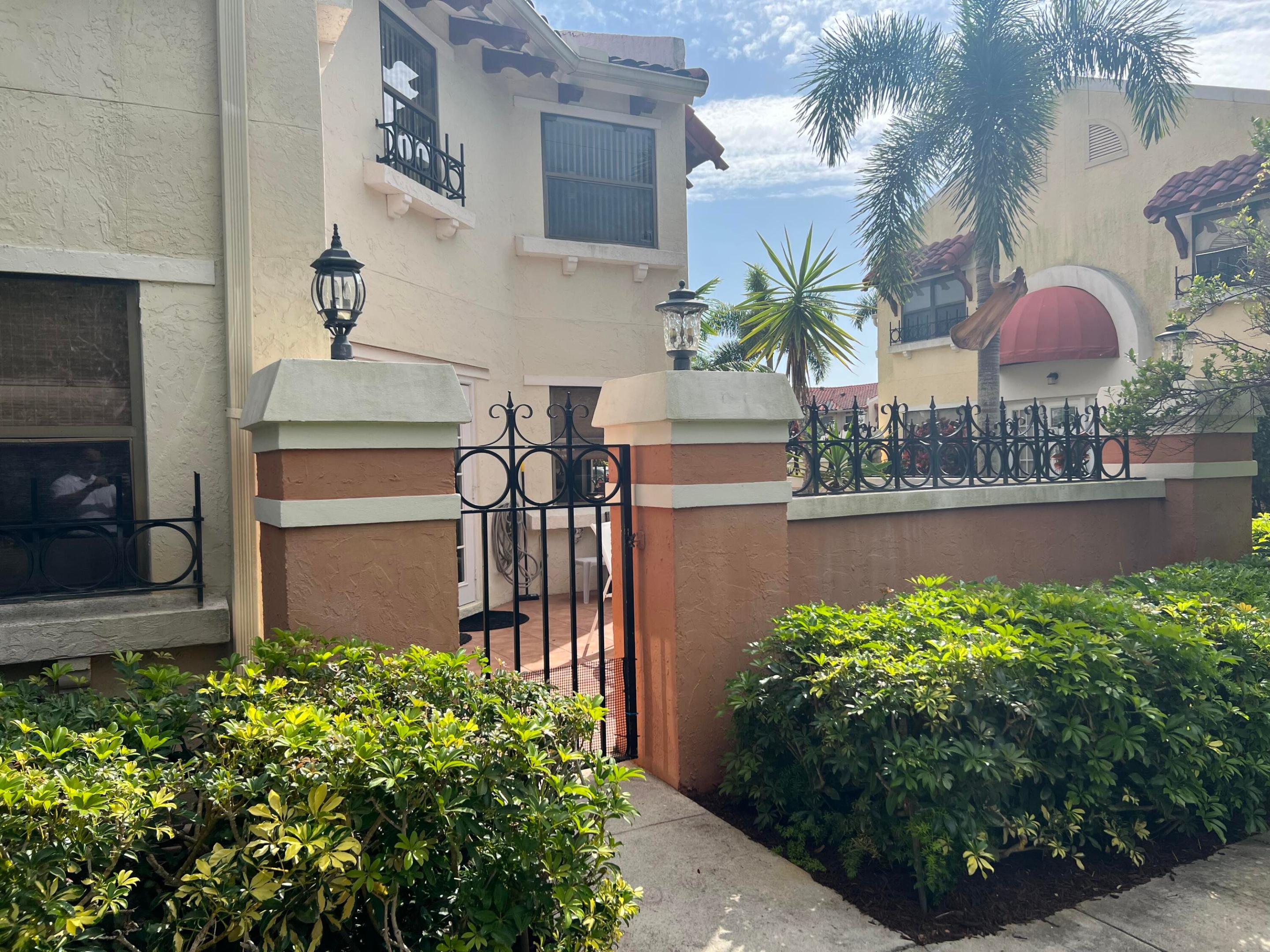 13 Uno Lago, Juno Beach FL 33408