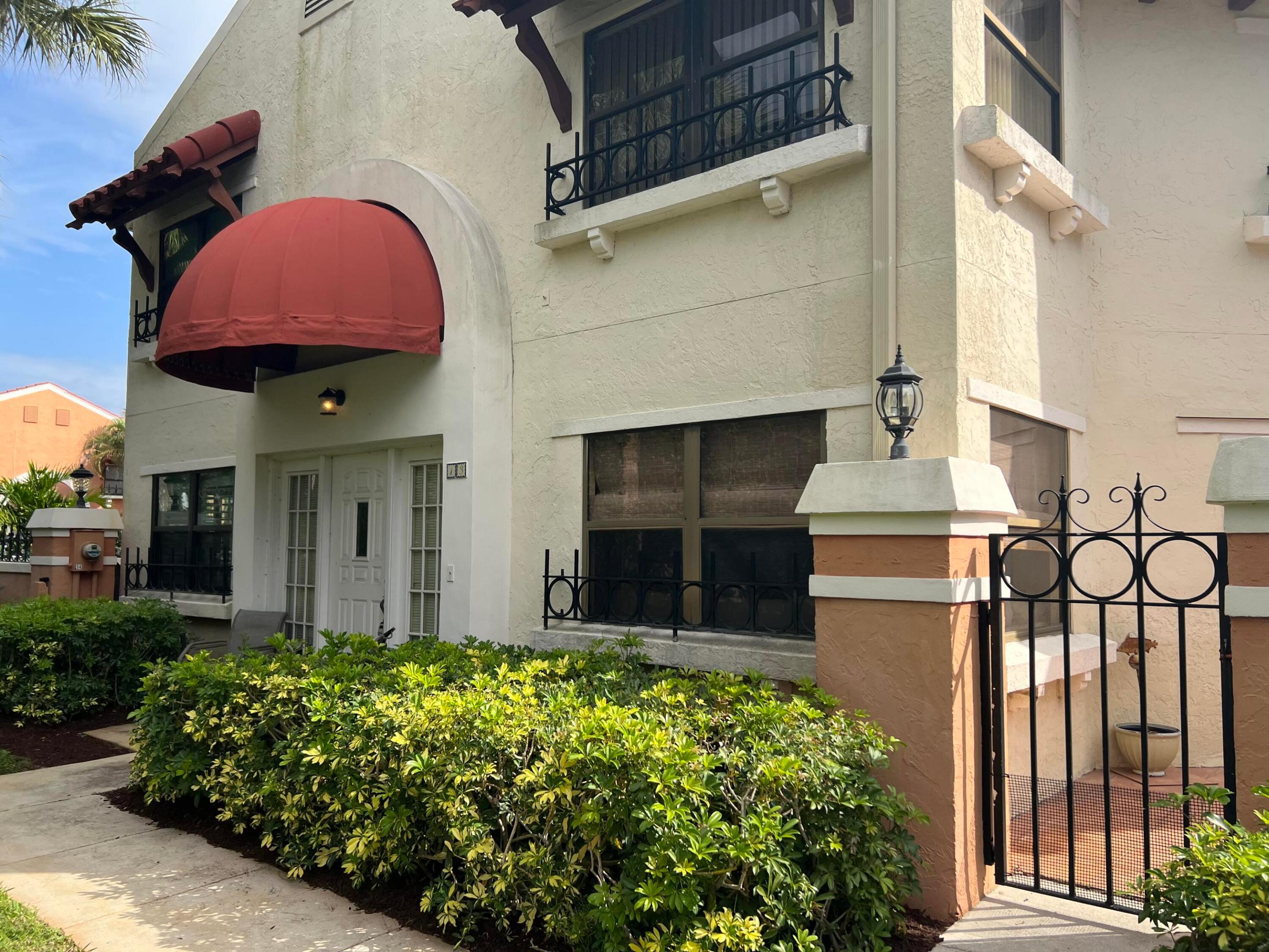 13 Uno Lago, Juno Beach FL 33408