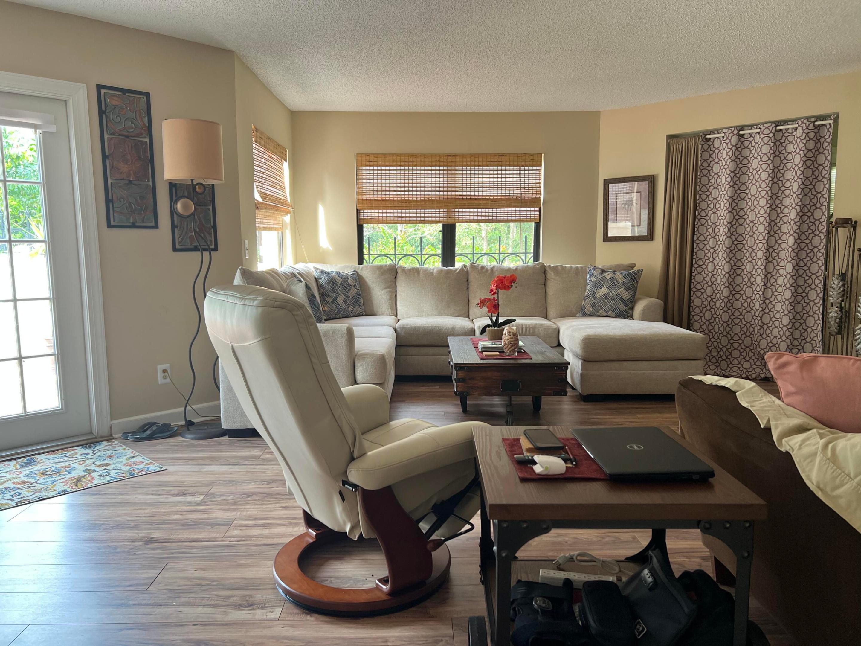 13 Uno Lago, Juno Beach FL 33408