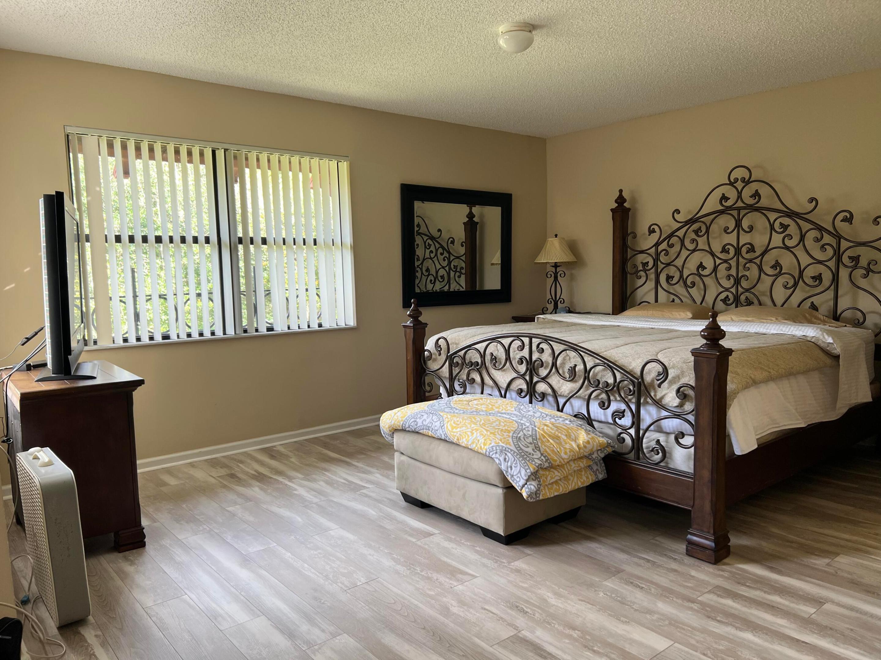 13 Uno Lago, Juno Beach FL 33408