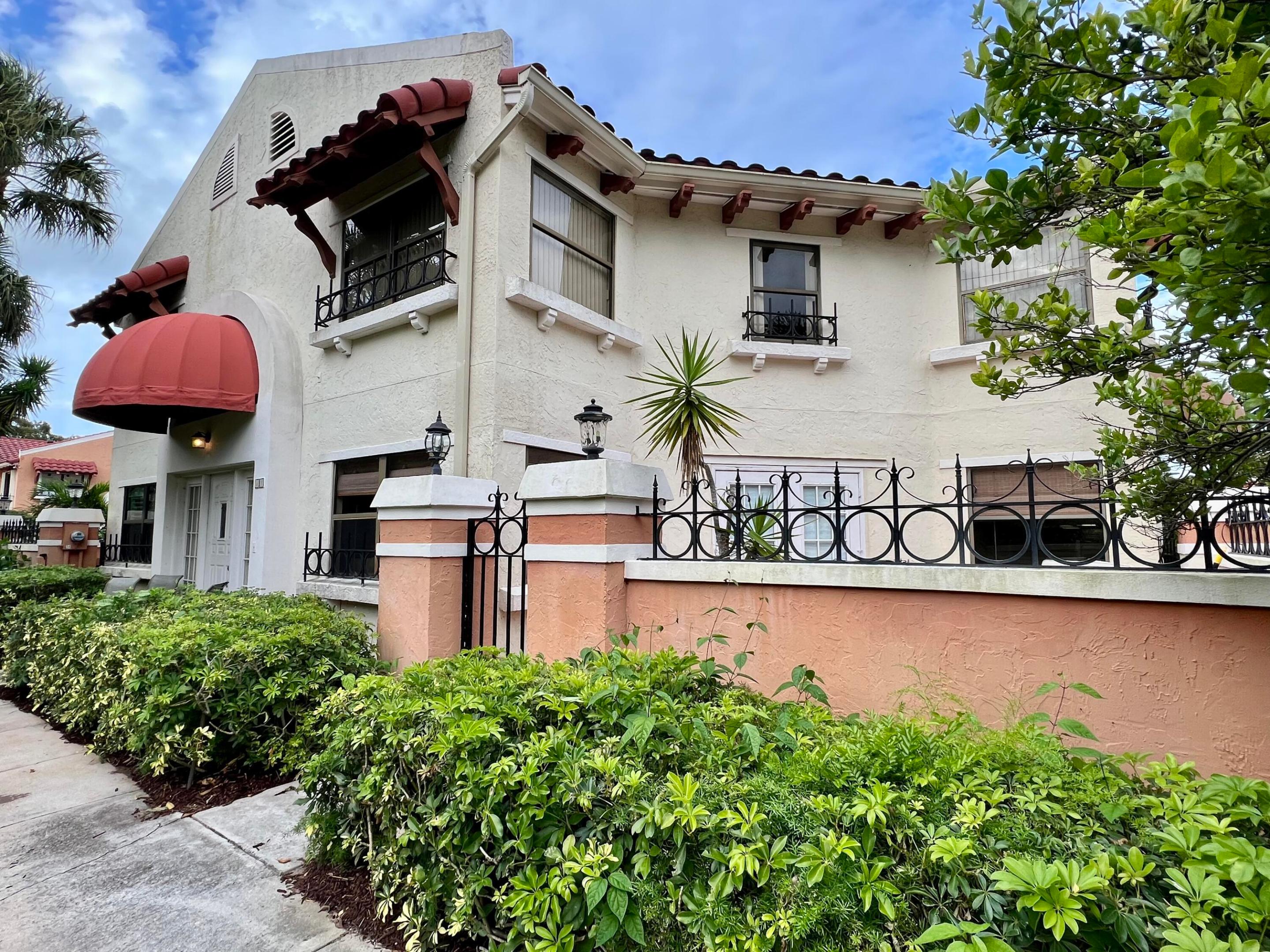 13 Uno Lago, Juno Beach FL 33408