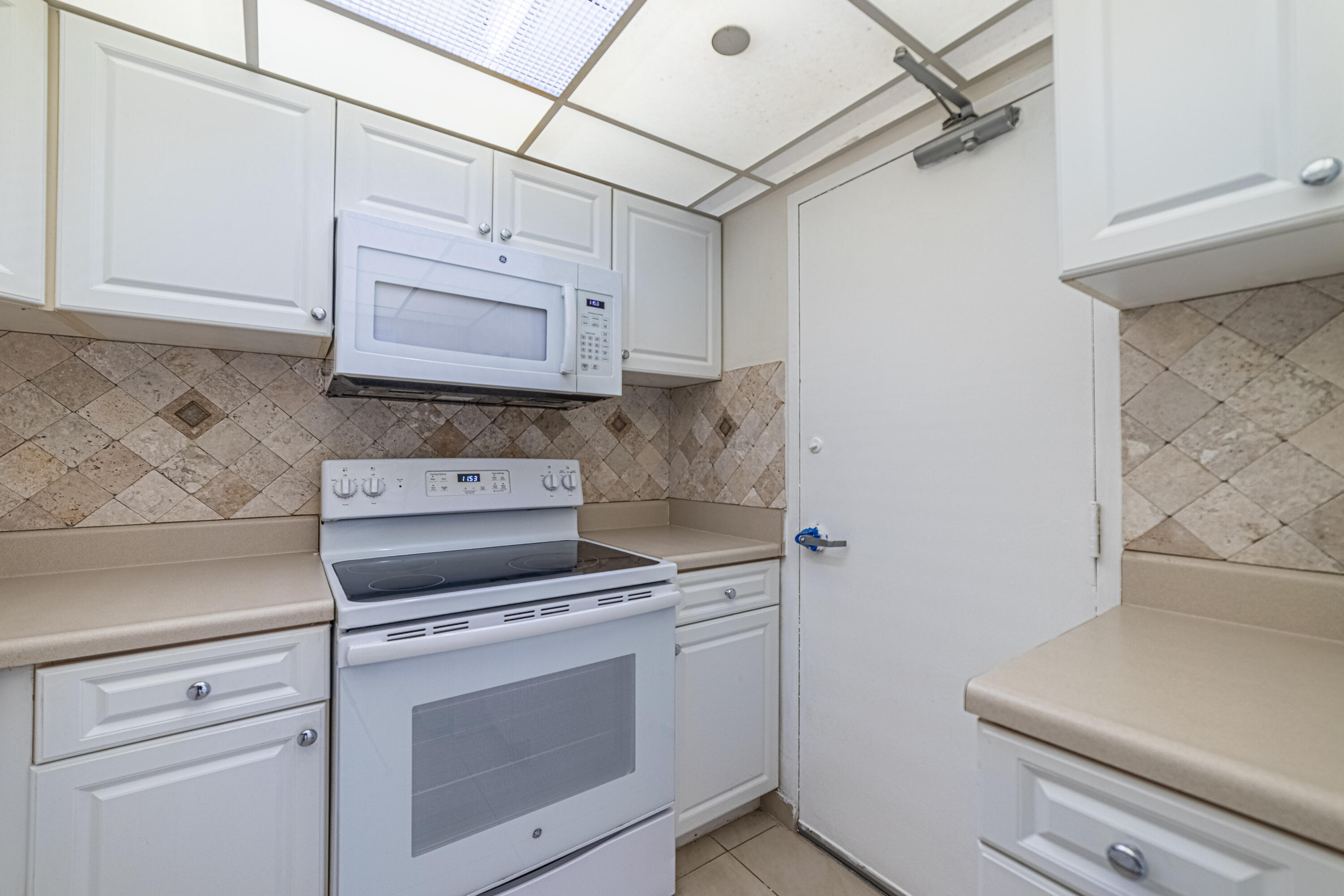1200 West #1521, Miami Beach FL 33139