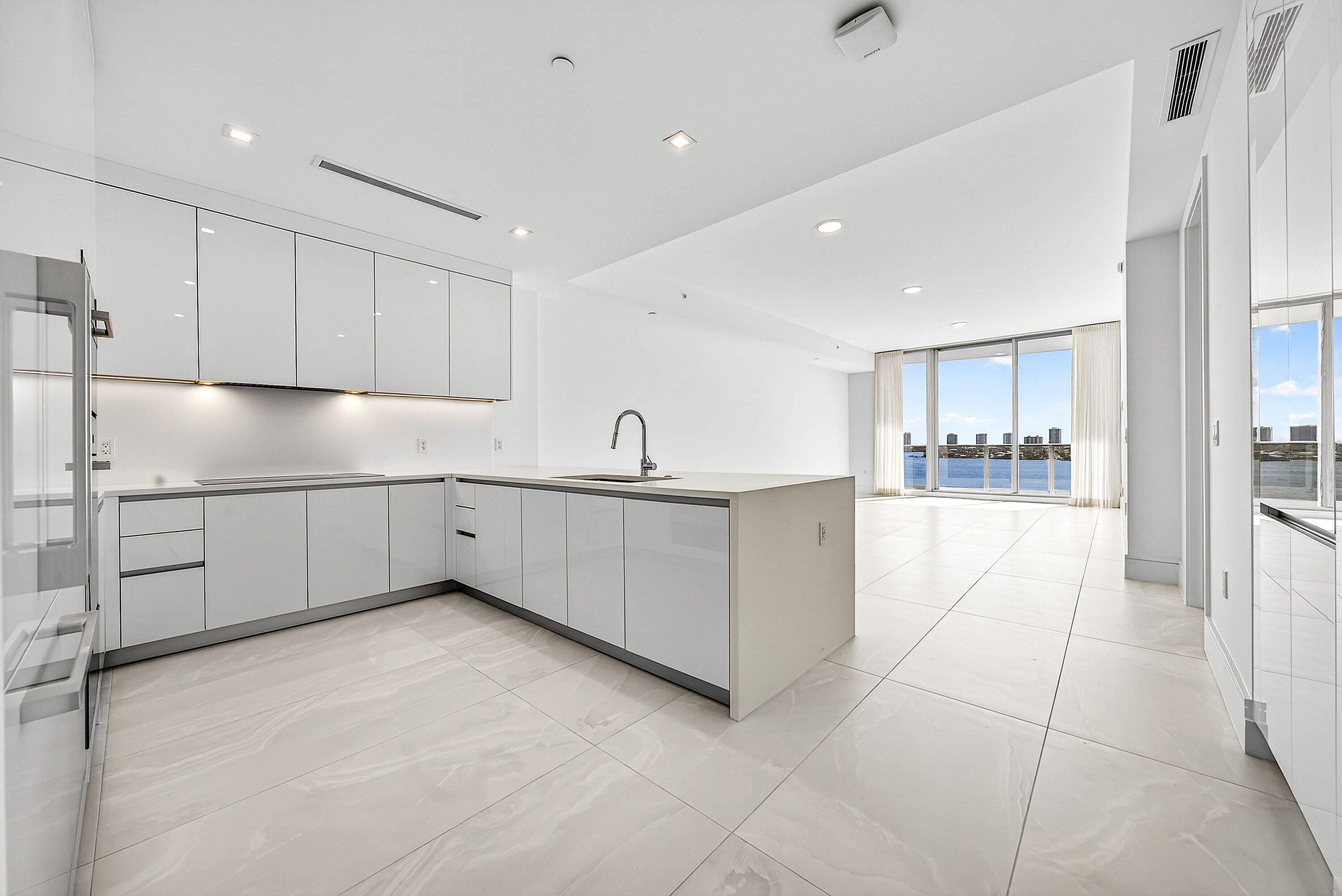 220 Lake Shore #1010, Lake Park FL 33403
