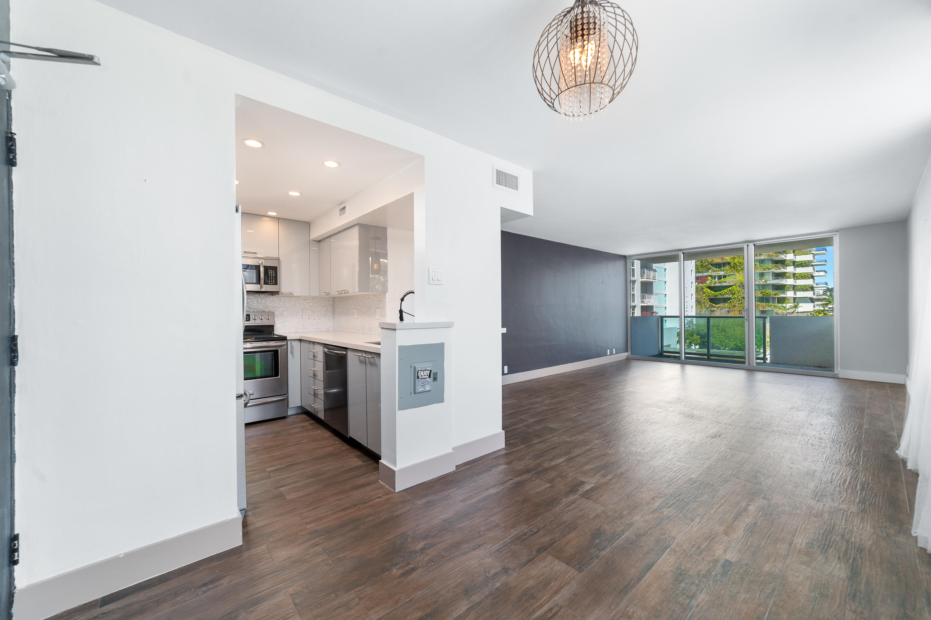 1200 West #316, Miami Beach FL 33139