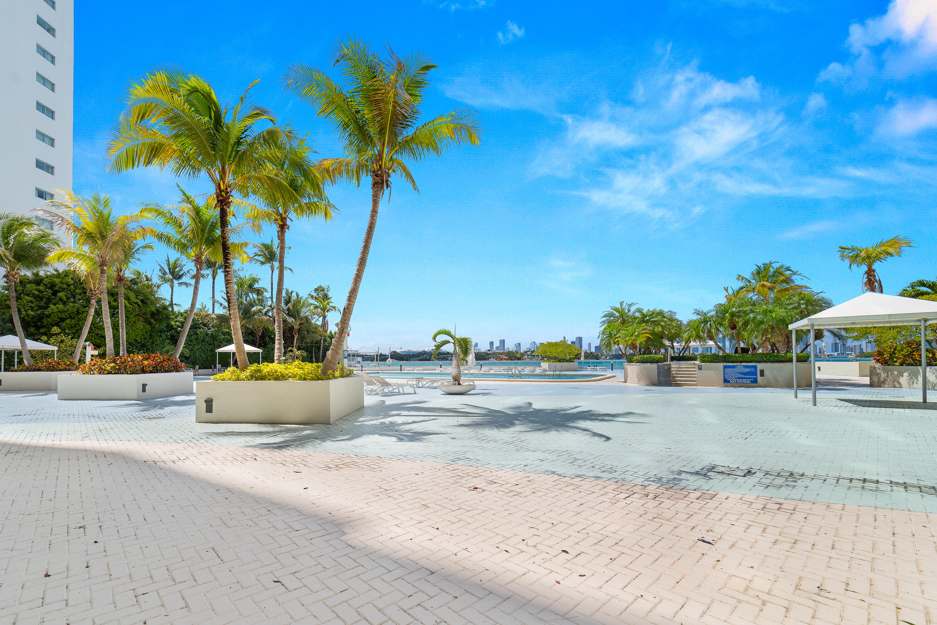 1200 West #316, Miami Beach FL 33139
