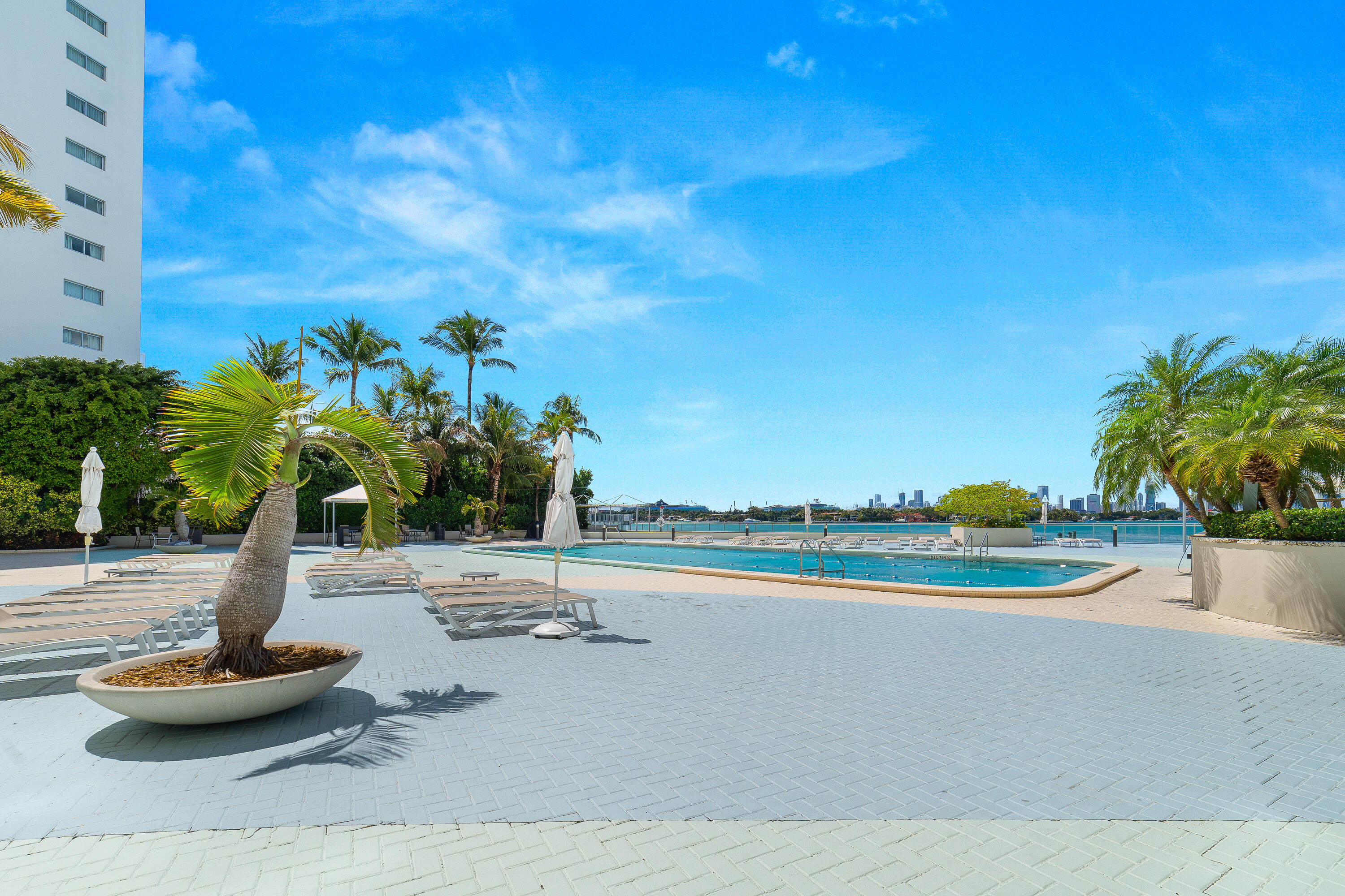 1200 West #316, Miami Beach FL 33139