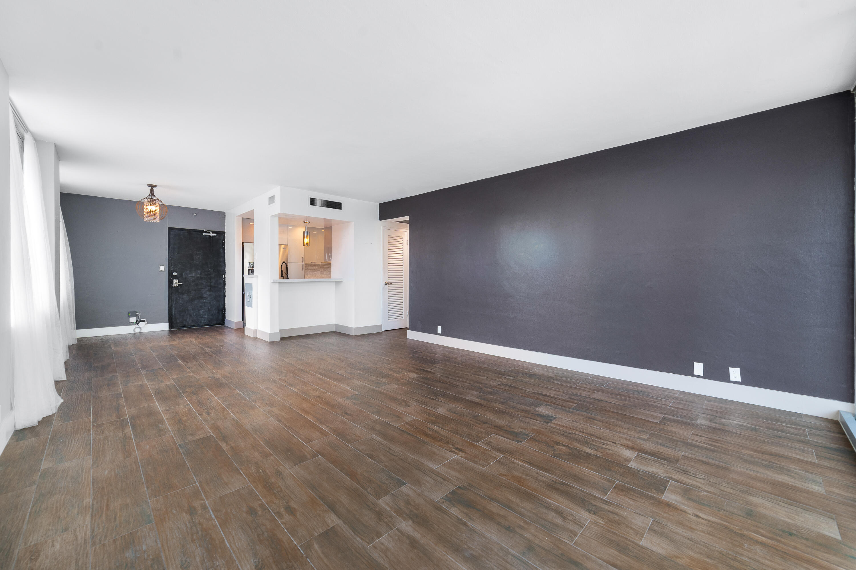 1200 West #316, Miami Beach FL 33139