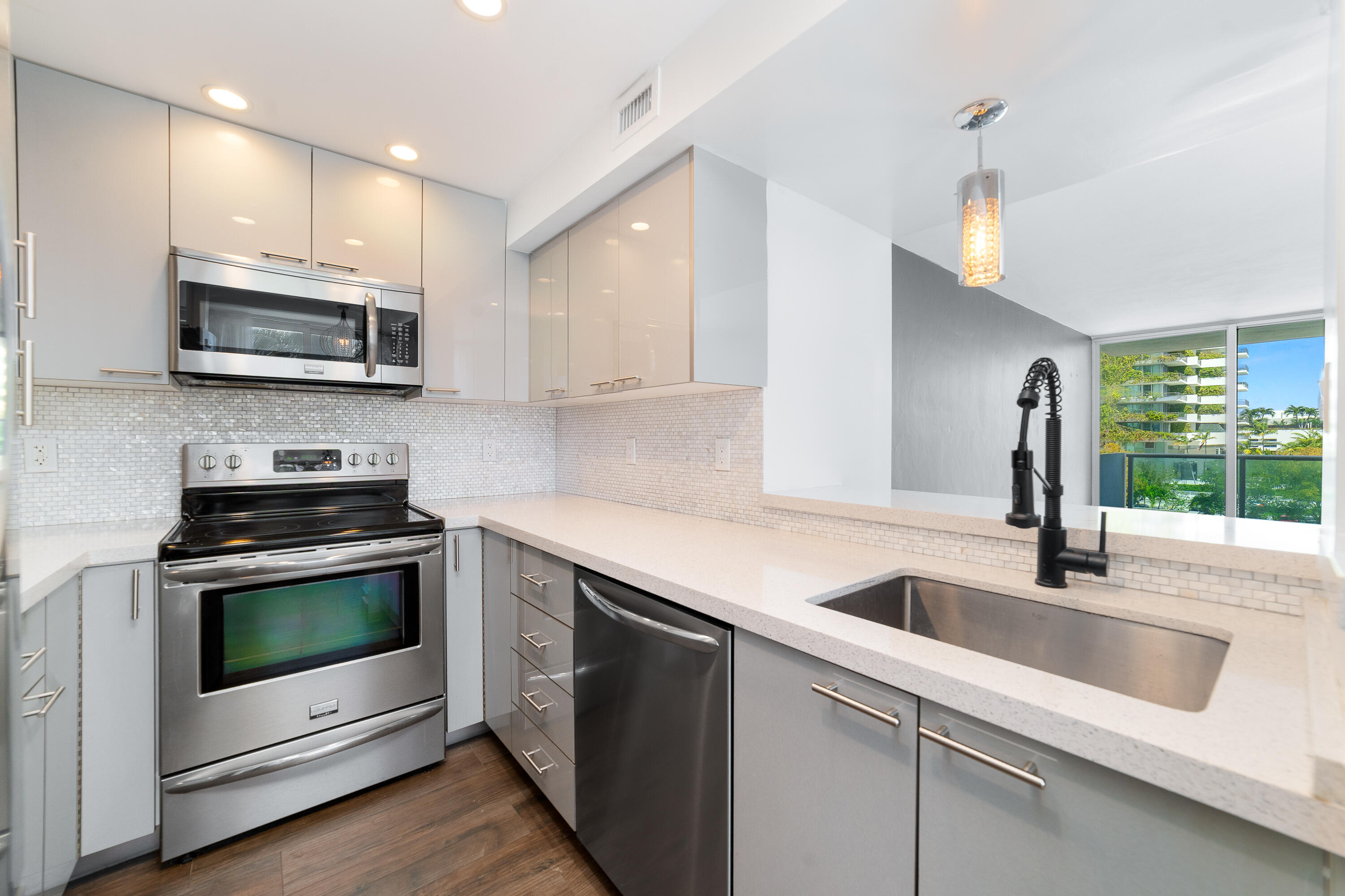 1200 West #316, Miami Beach FL 33139