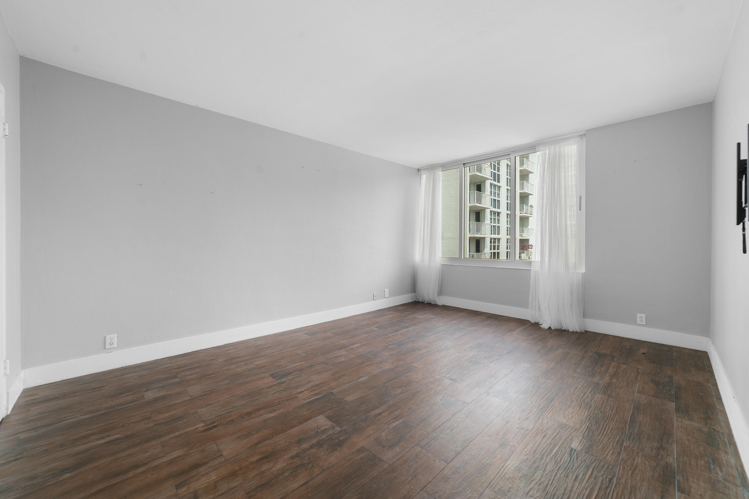 1200 West #316, Miami Beach FL 33139
