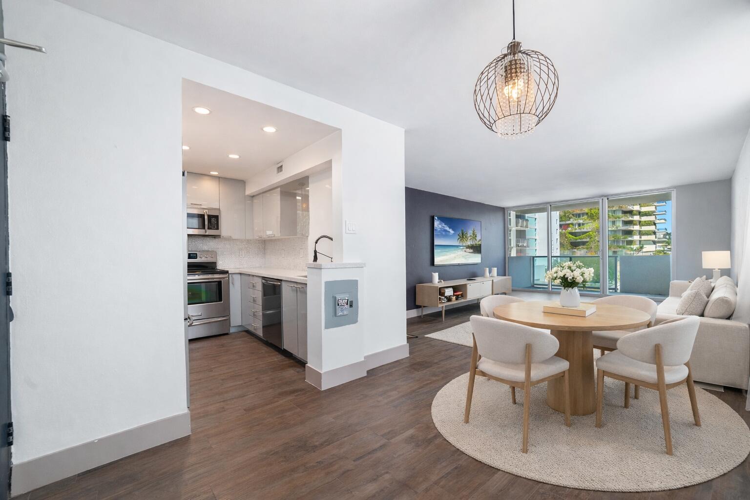 1200 West #316, Miami Beach FL 33139