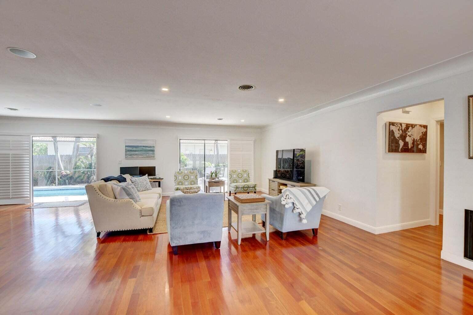 2700 Spanish River, Boca Raton FL 33432