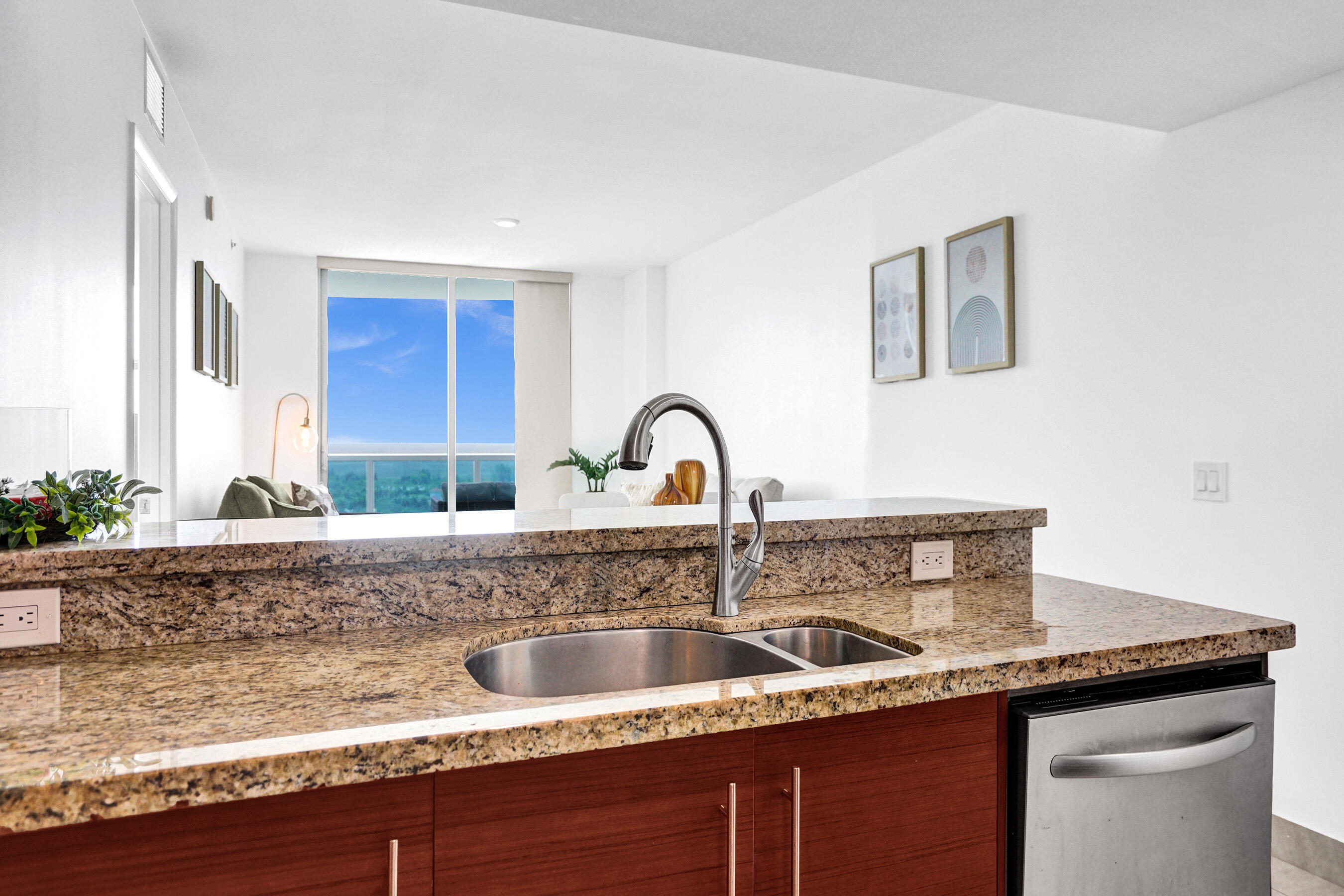 2641 N Flamingo #2105n, Sunrise FL 33323