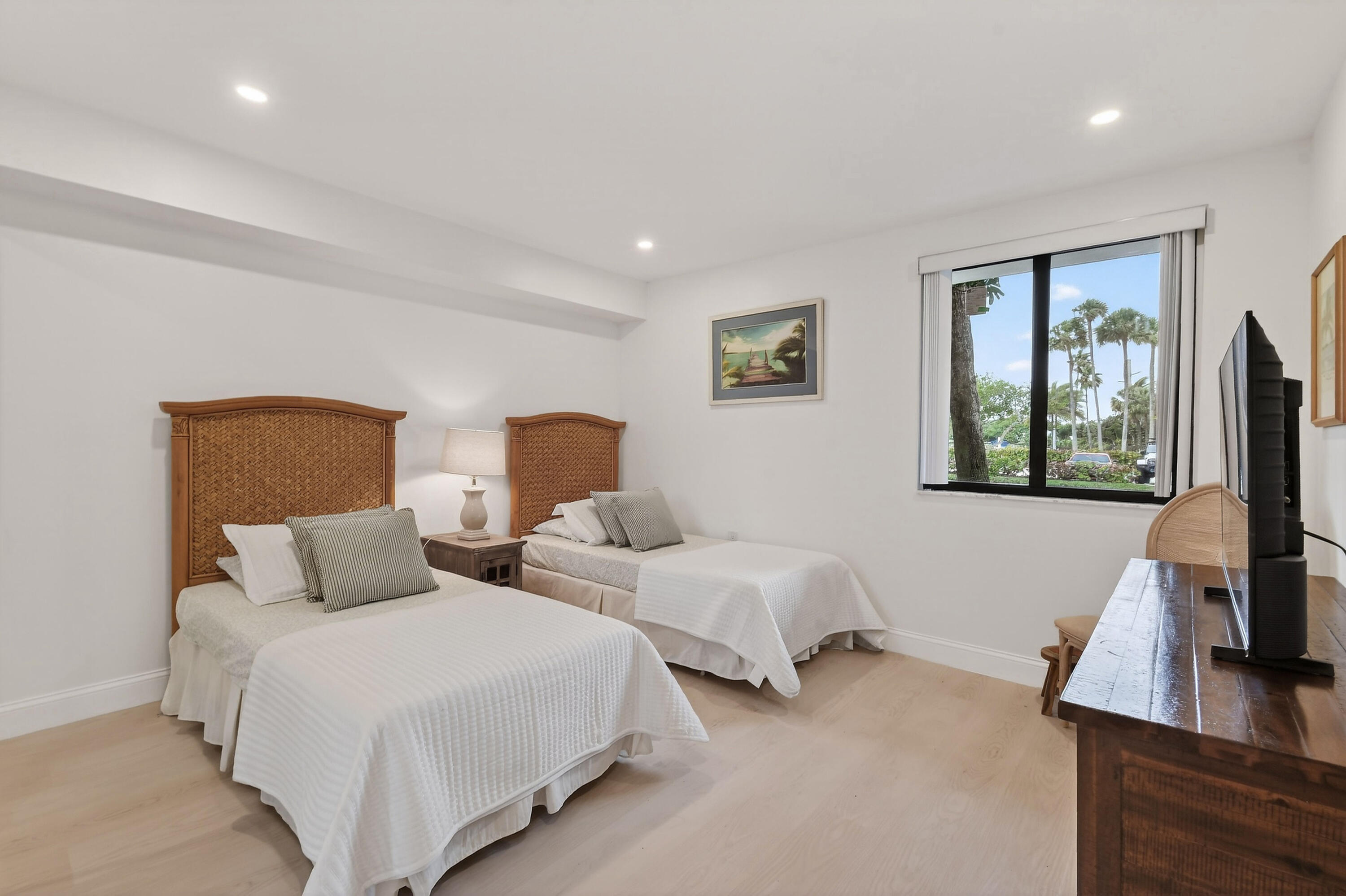 301 S Seas #104, Jupiter FL 33477