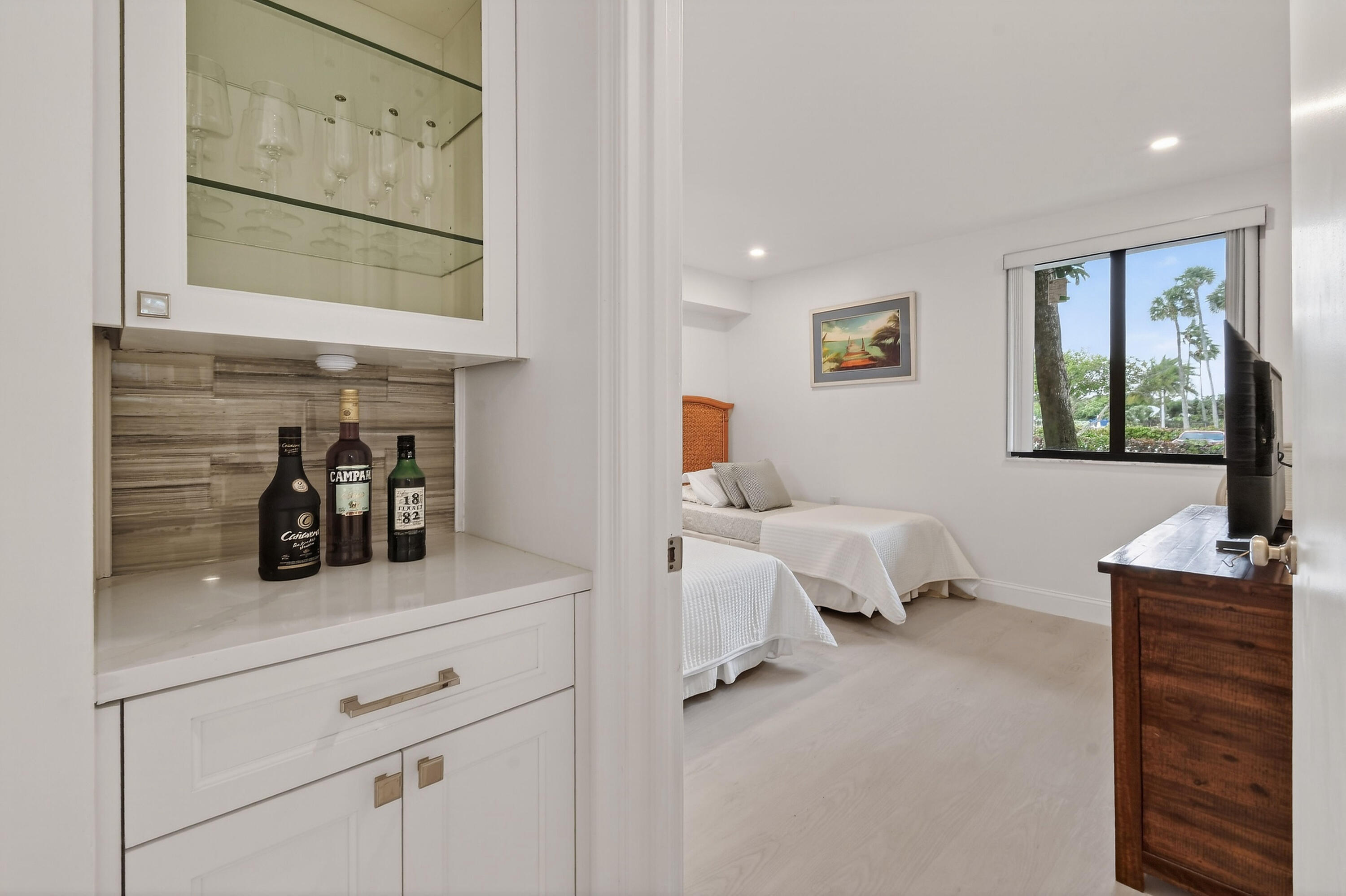 301 S Seas #104, Jupiter FL 33477