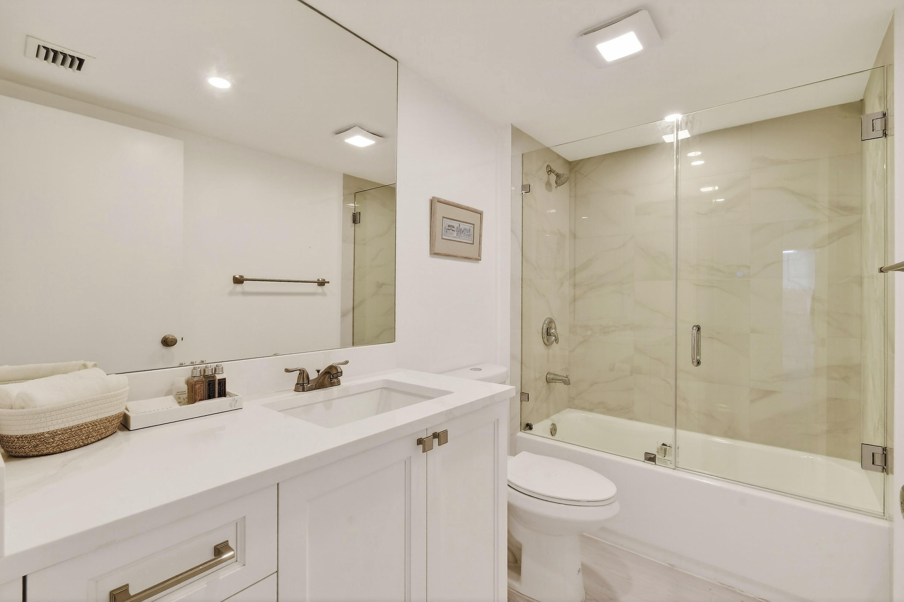 301 S Seas #104, Jupiter FL 33477
