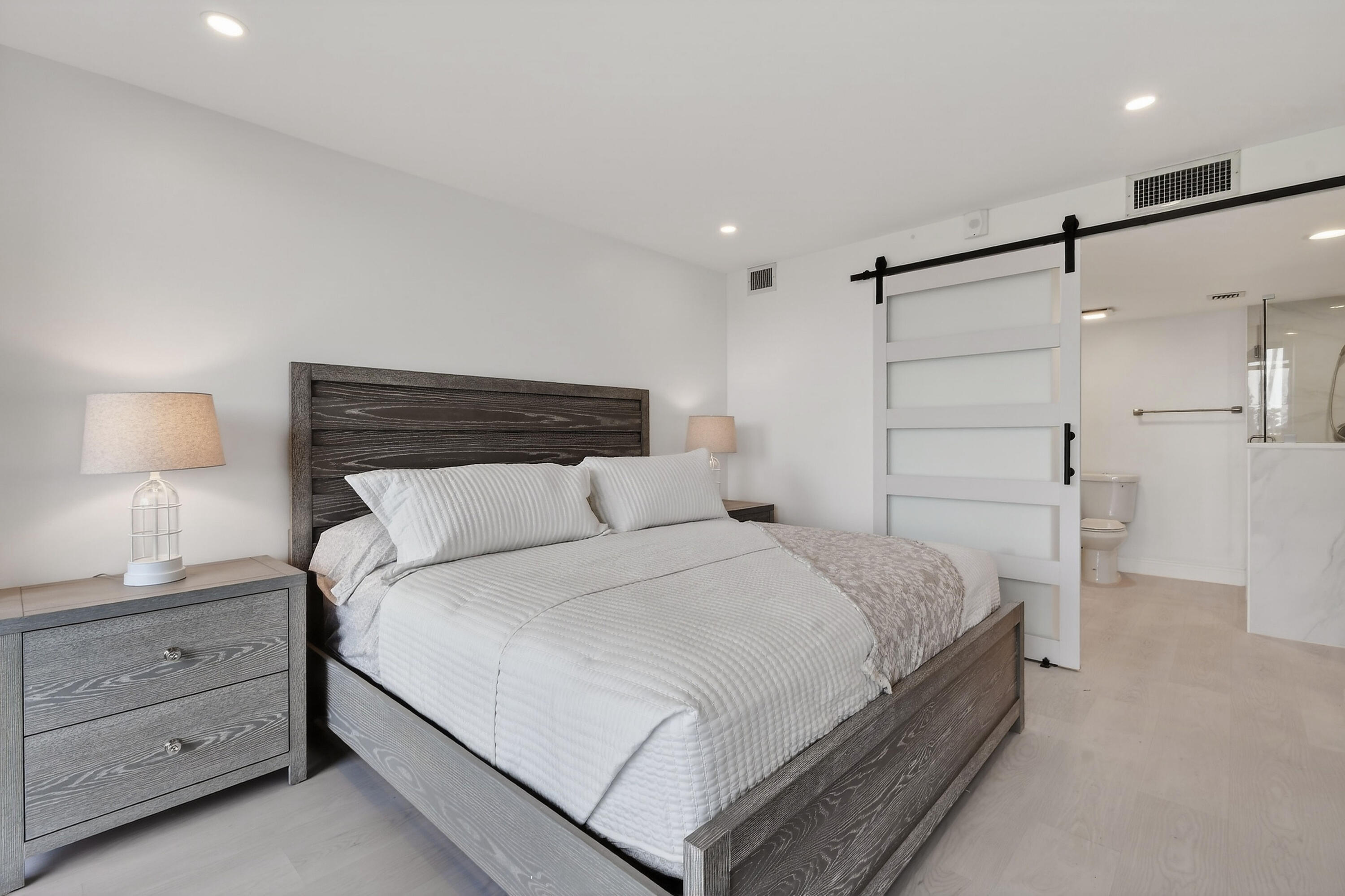 301 S Seas #104, Jupiter FL 33477