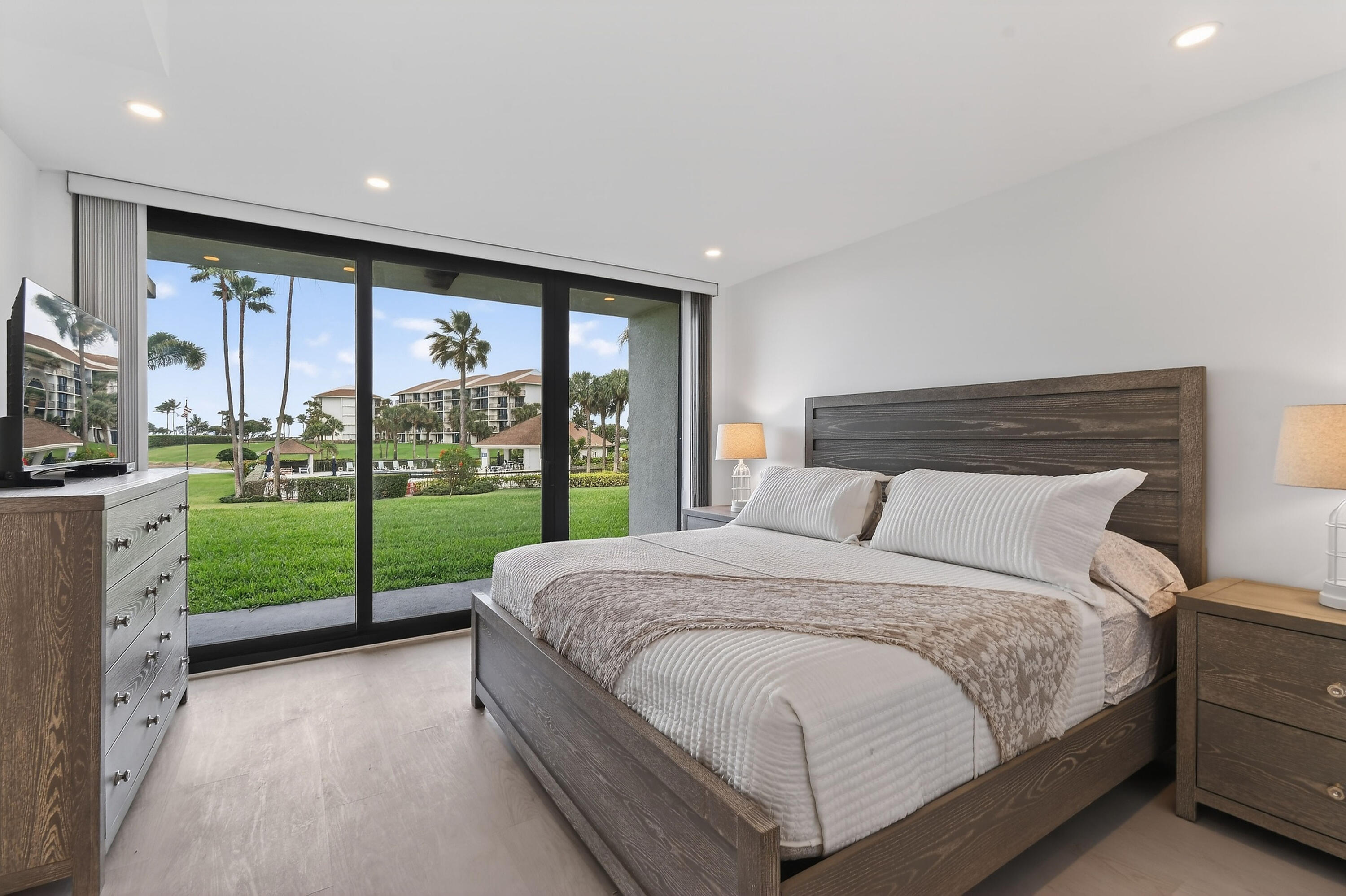 301 S Seas #104, Jupiter FL 33477