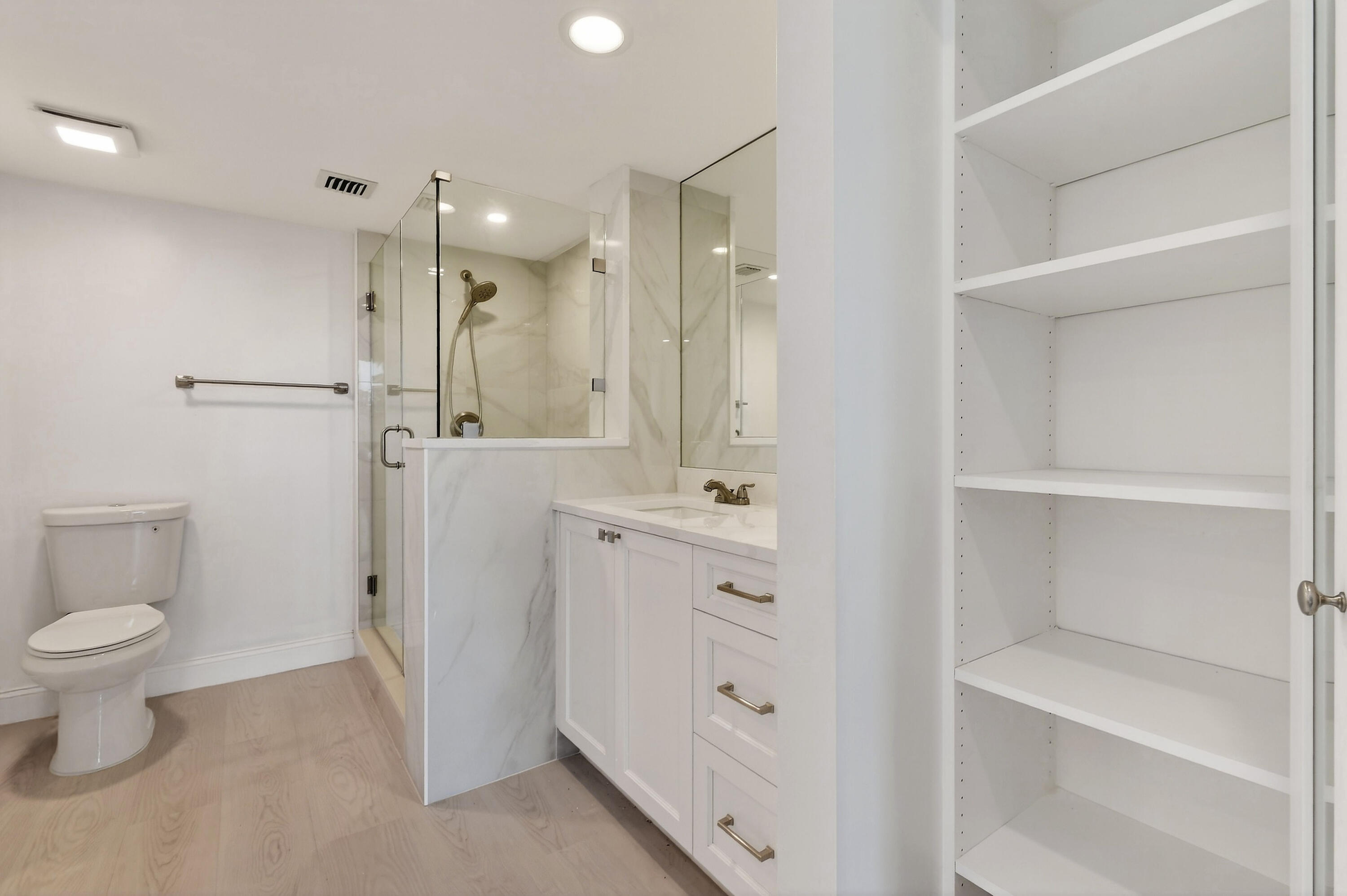301 S Seas #104, Jupiter FL 33477