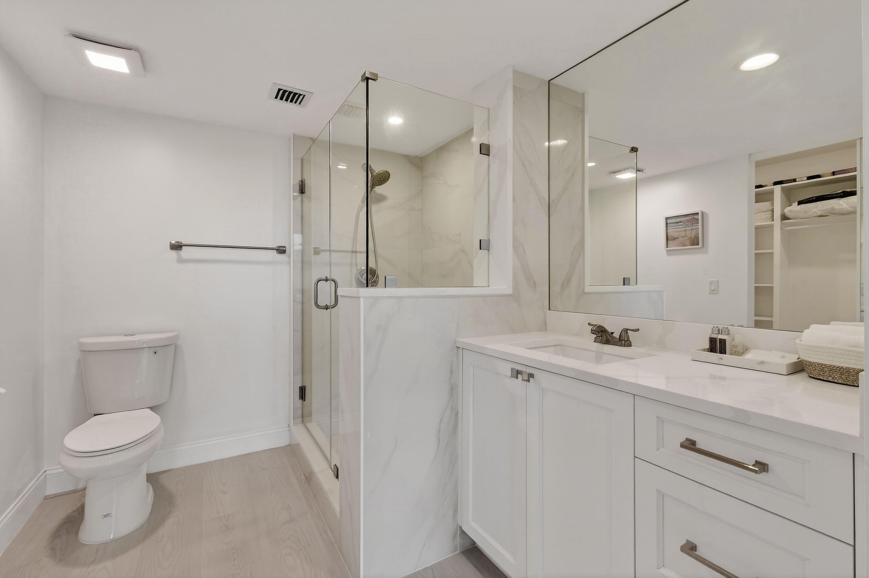 301 S Seas #104, Jupiter FL 33477