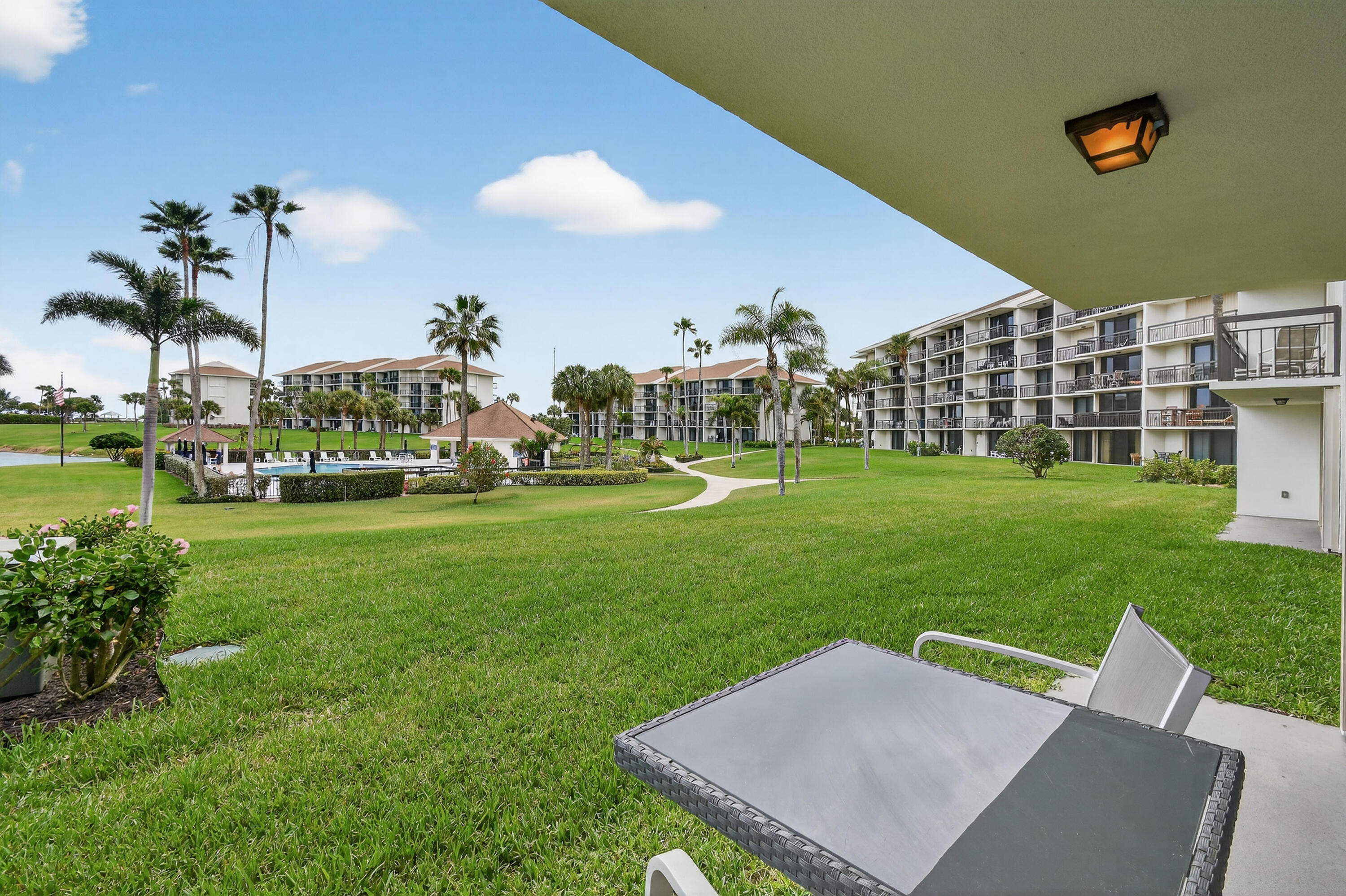 301 S Seas #104, Jupiter FL 33477