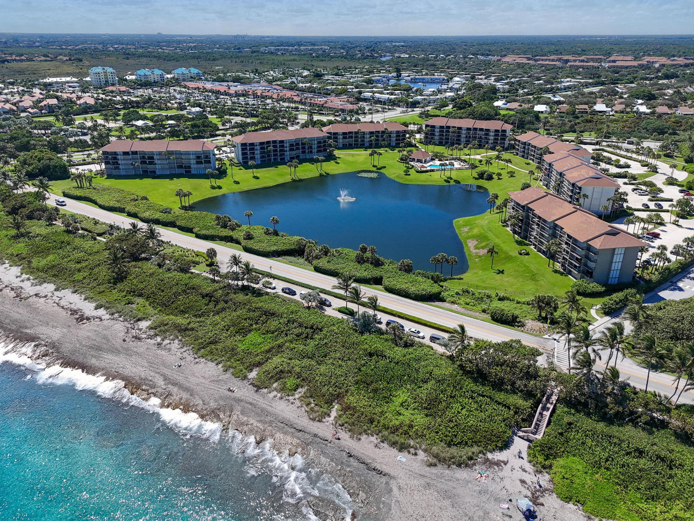 301 S Seas #104, Jupiter FL 33477
