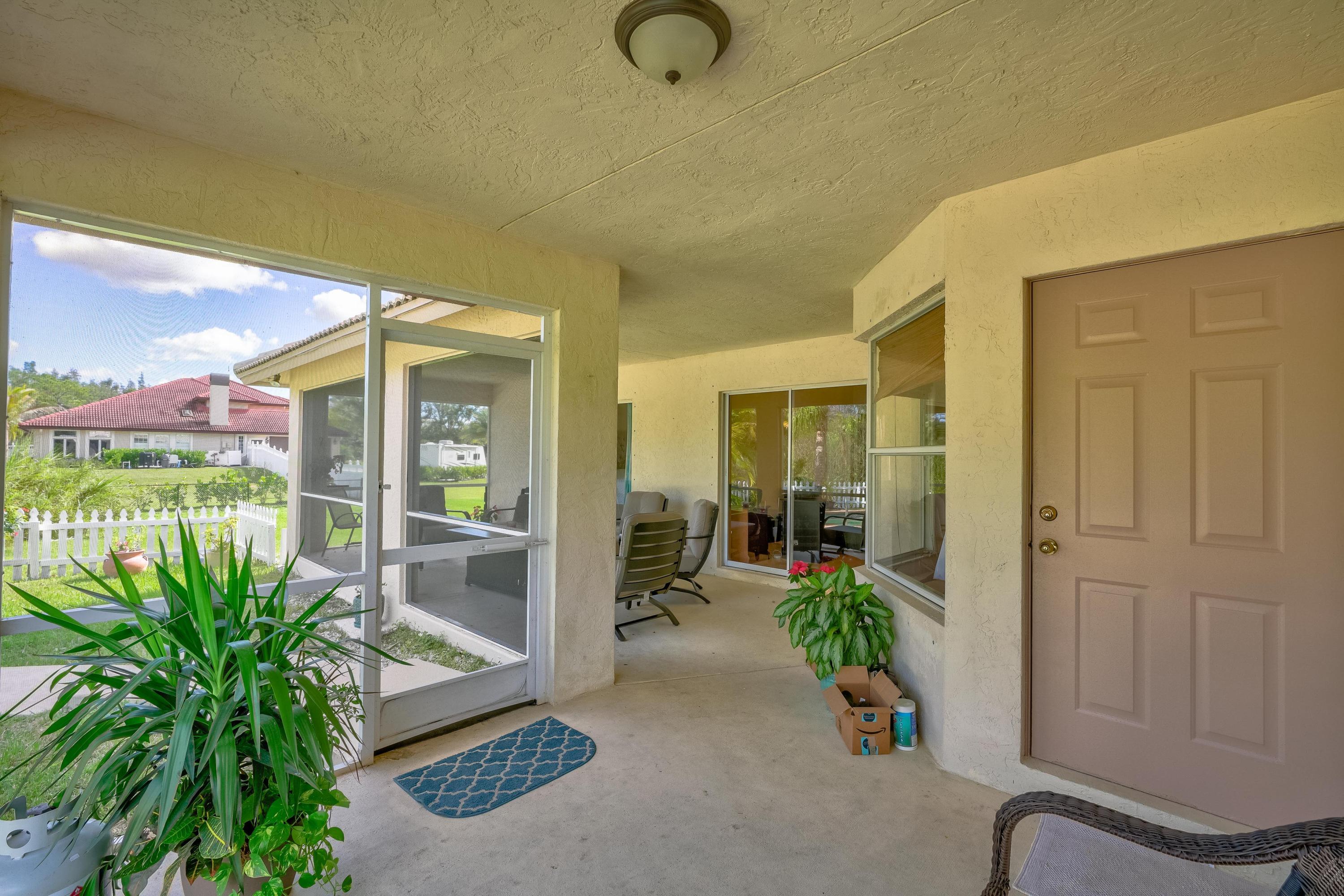 8671 N 155th Pl, Palm Beach Gardens FL 33418