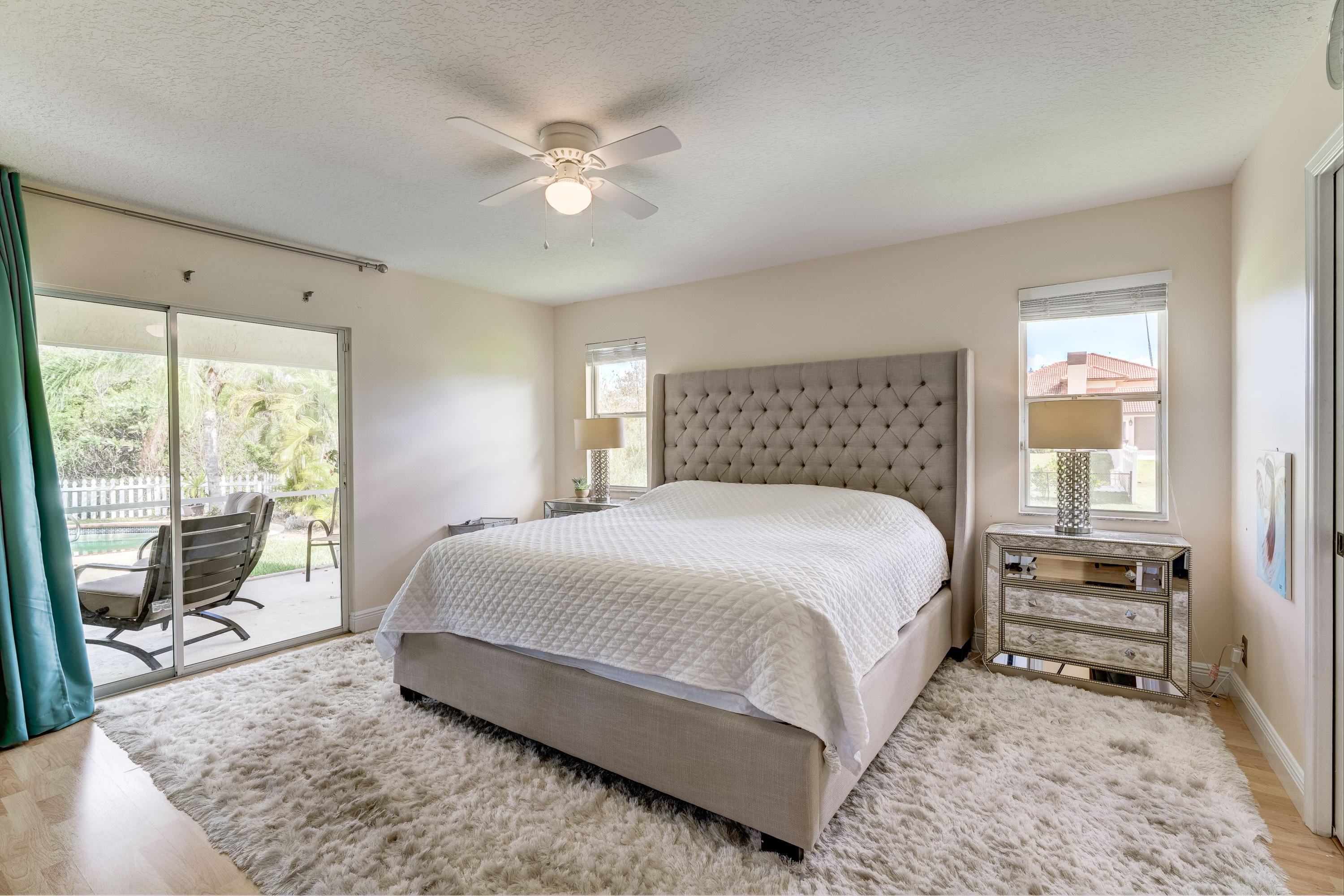 8671 N 155th Pl, Palm Beach Gardens FL 33418