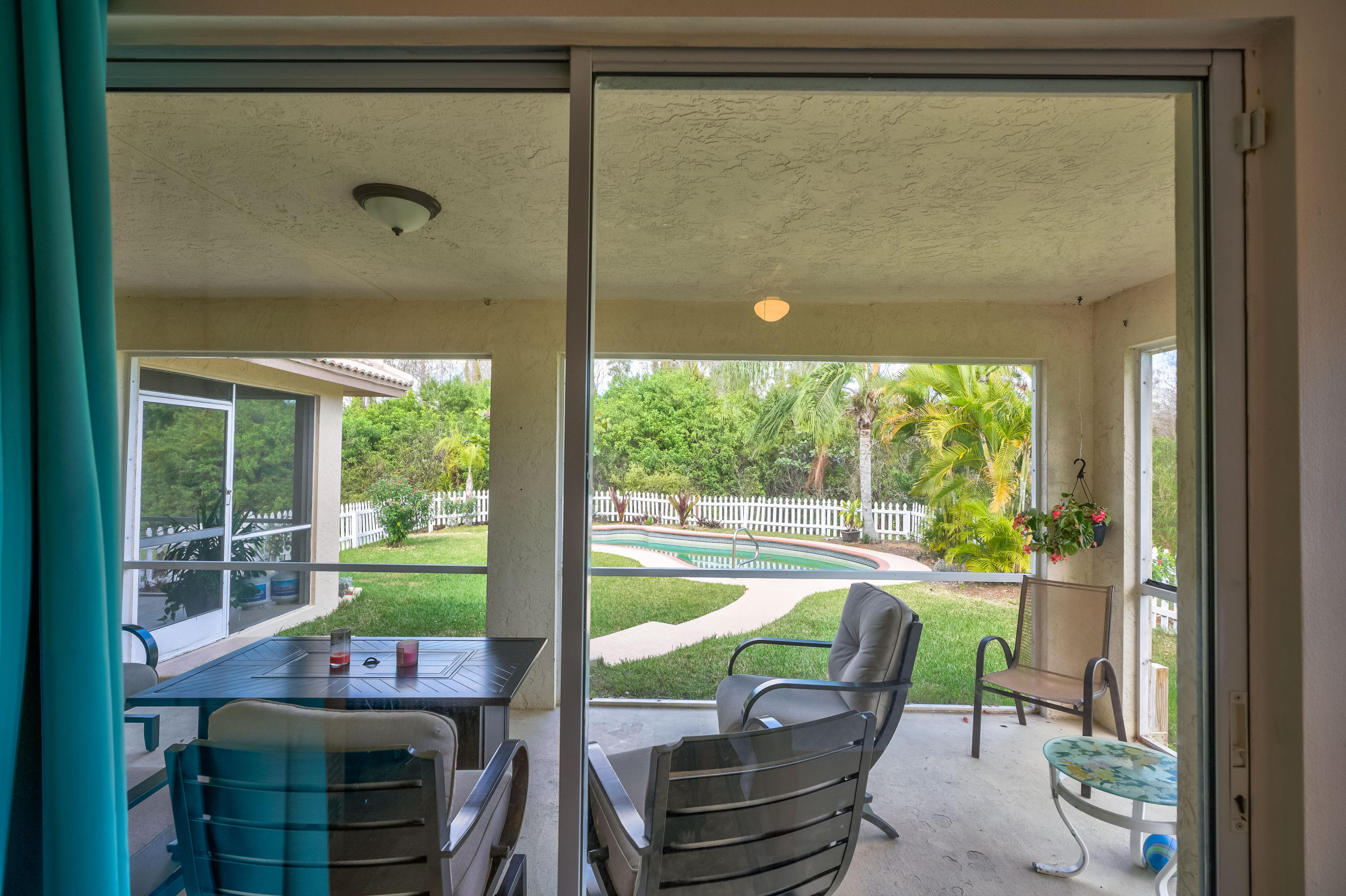 8671 N 155th Pl, Palm Beach Gardens FL 33418