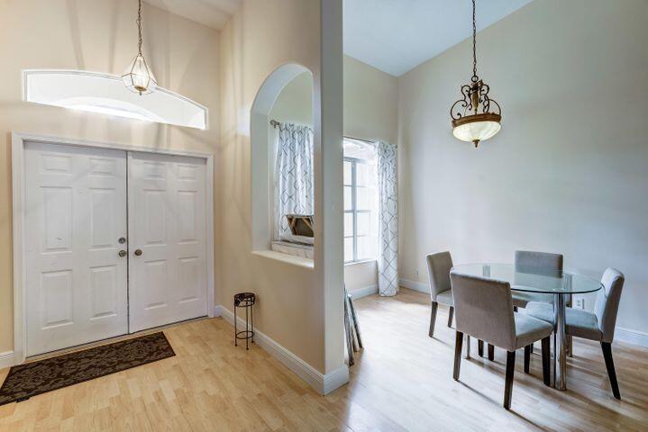 8671 N 155th Pl, Palm Beach Gardens FL 33418