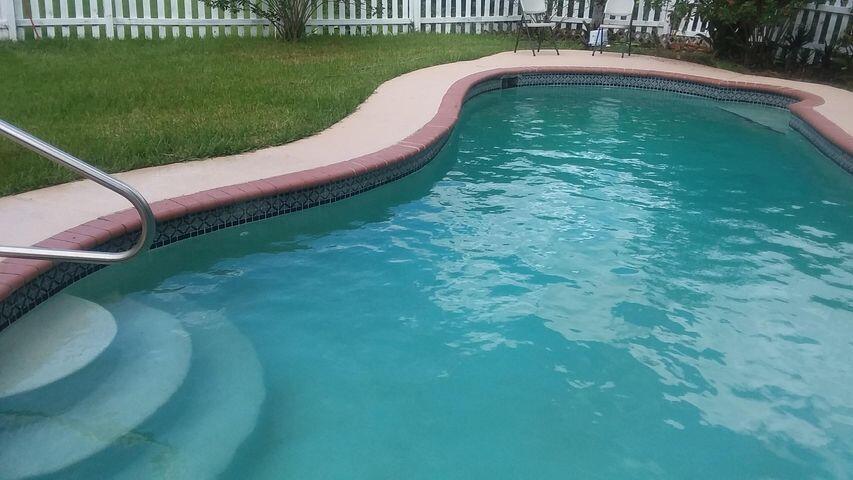 8671 N 155th Pl, Palm Beach Gardens FL 33418
