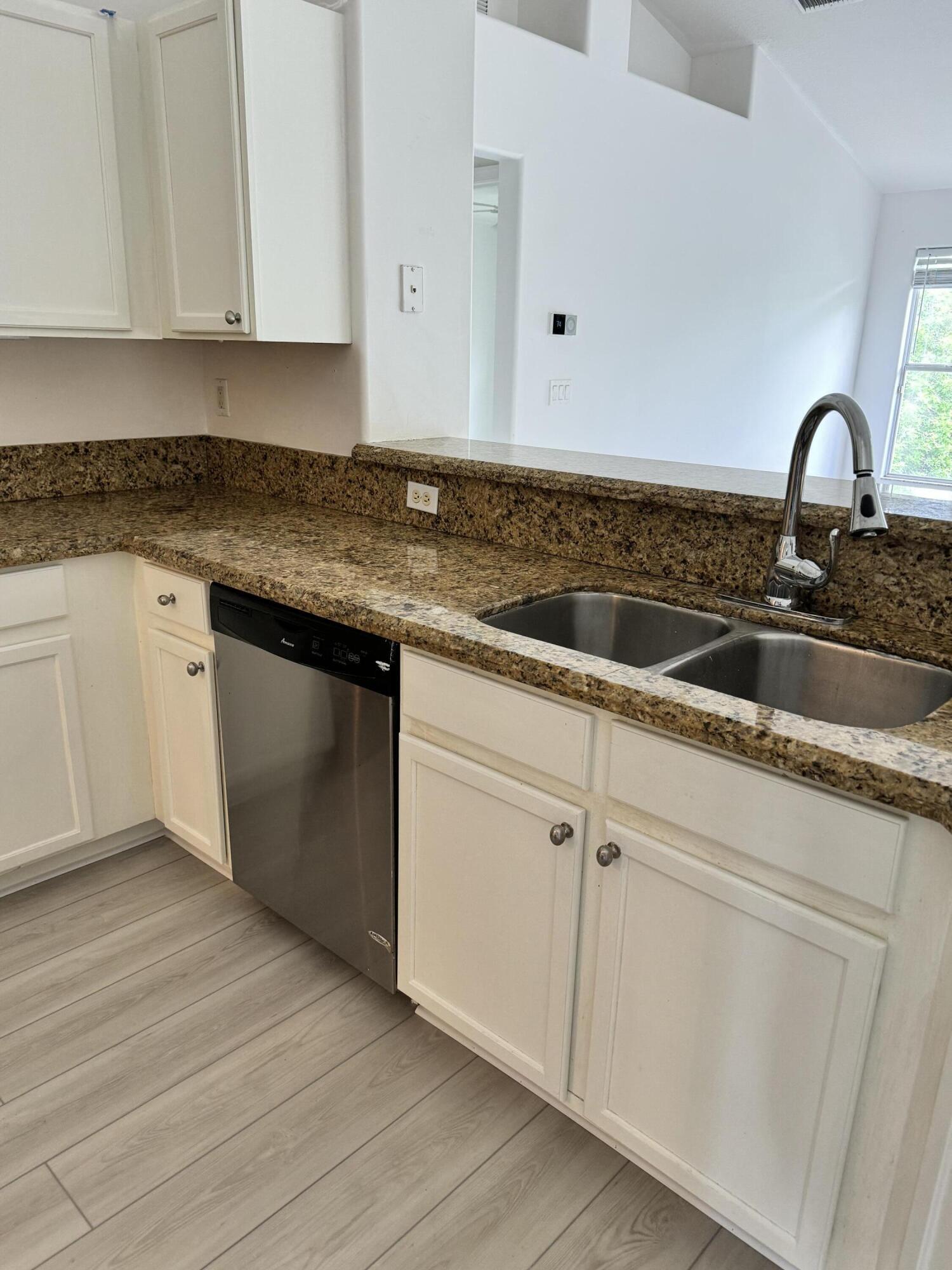 8671 N 155th Pl, Palm Beach Gardens FL 33418