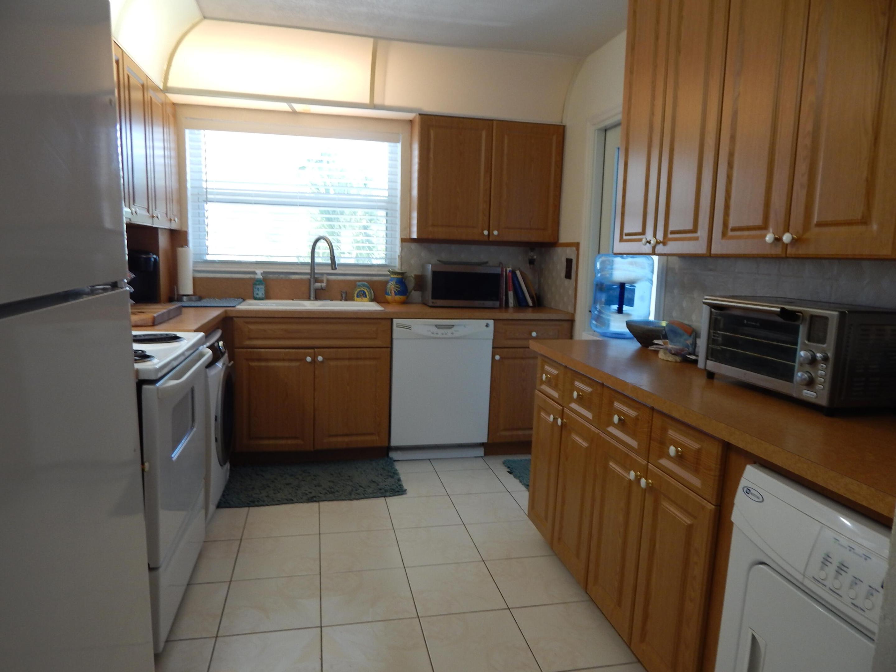 2829 NE 33rd #203, Fort Lauderdale FL 33306
