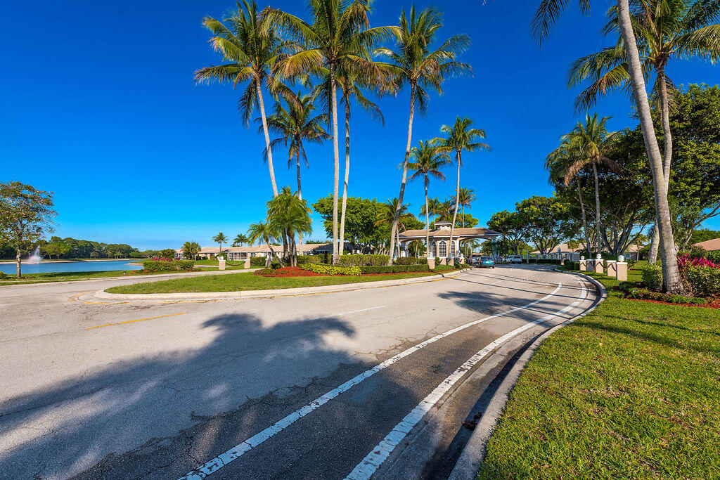 2616 San Andros, West Palm Beach FL 33411