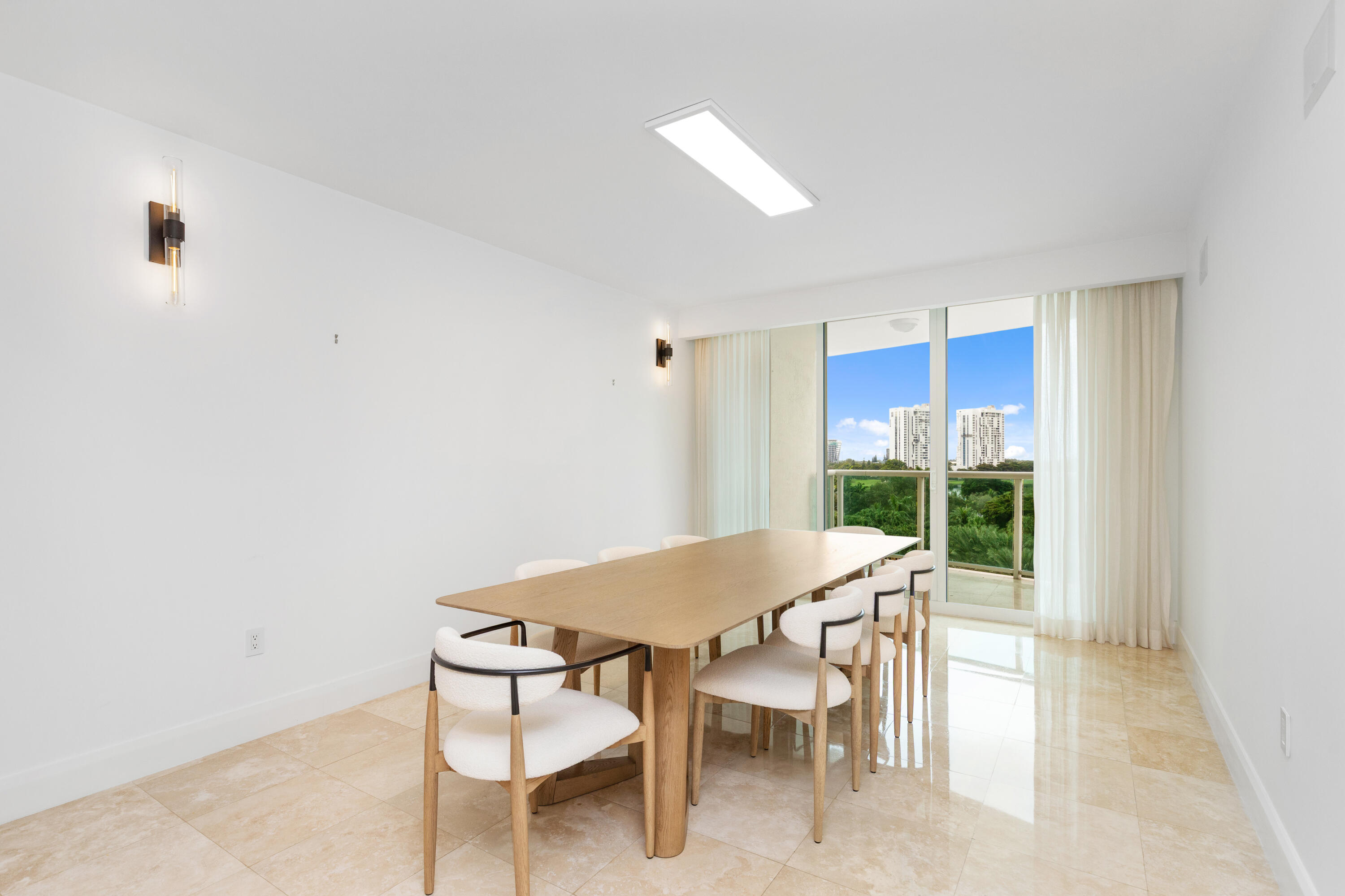 20201 E Country Club #706, Aventura FL 33180