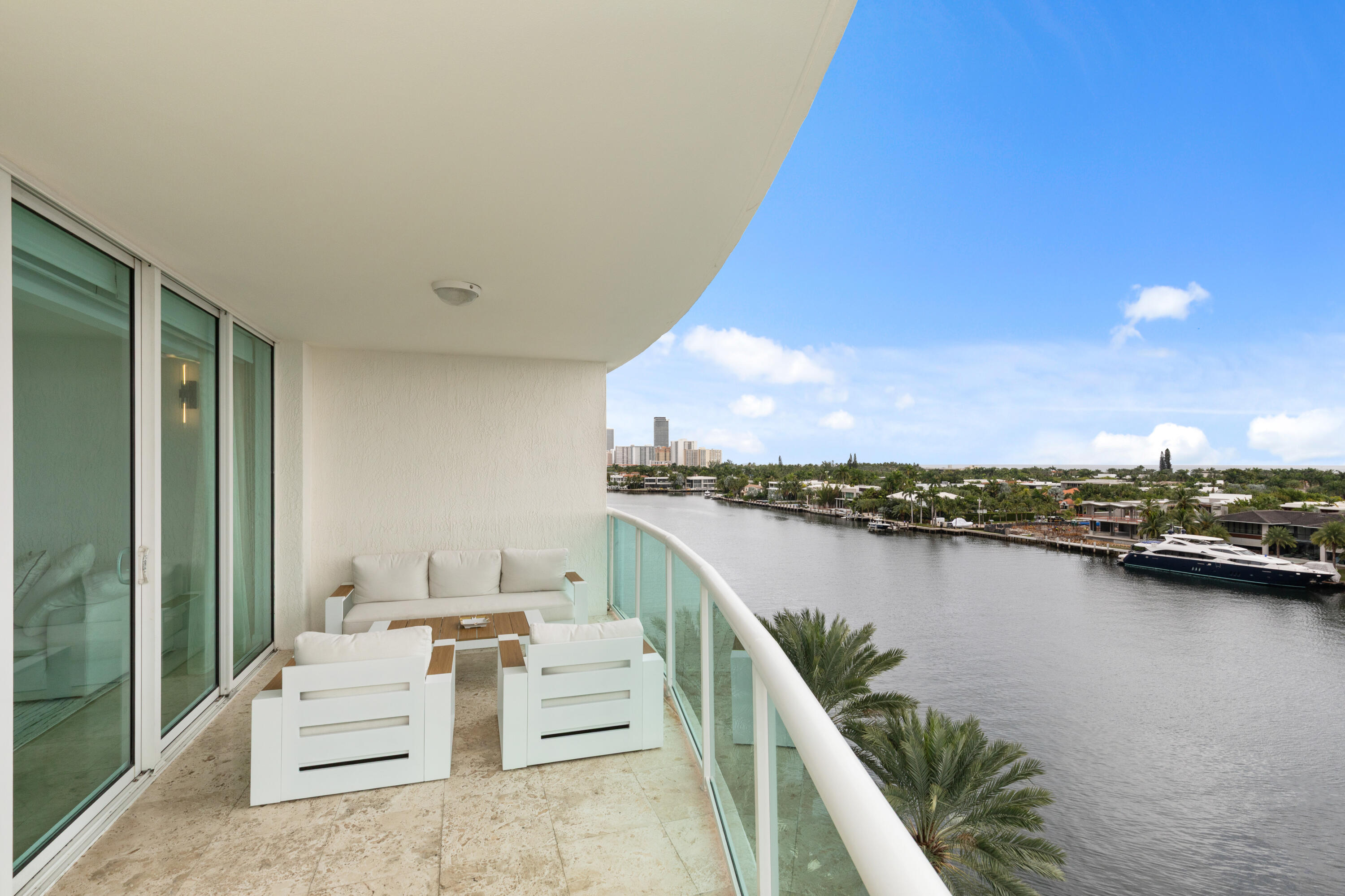 20201 E Country Club #706, Aventura FL 33180