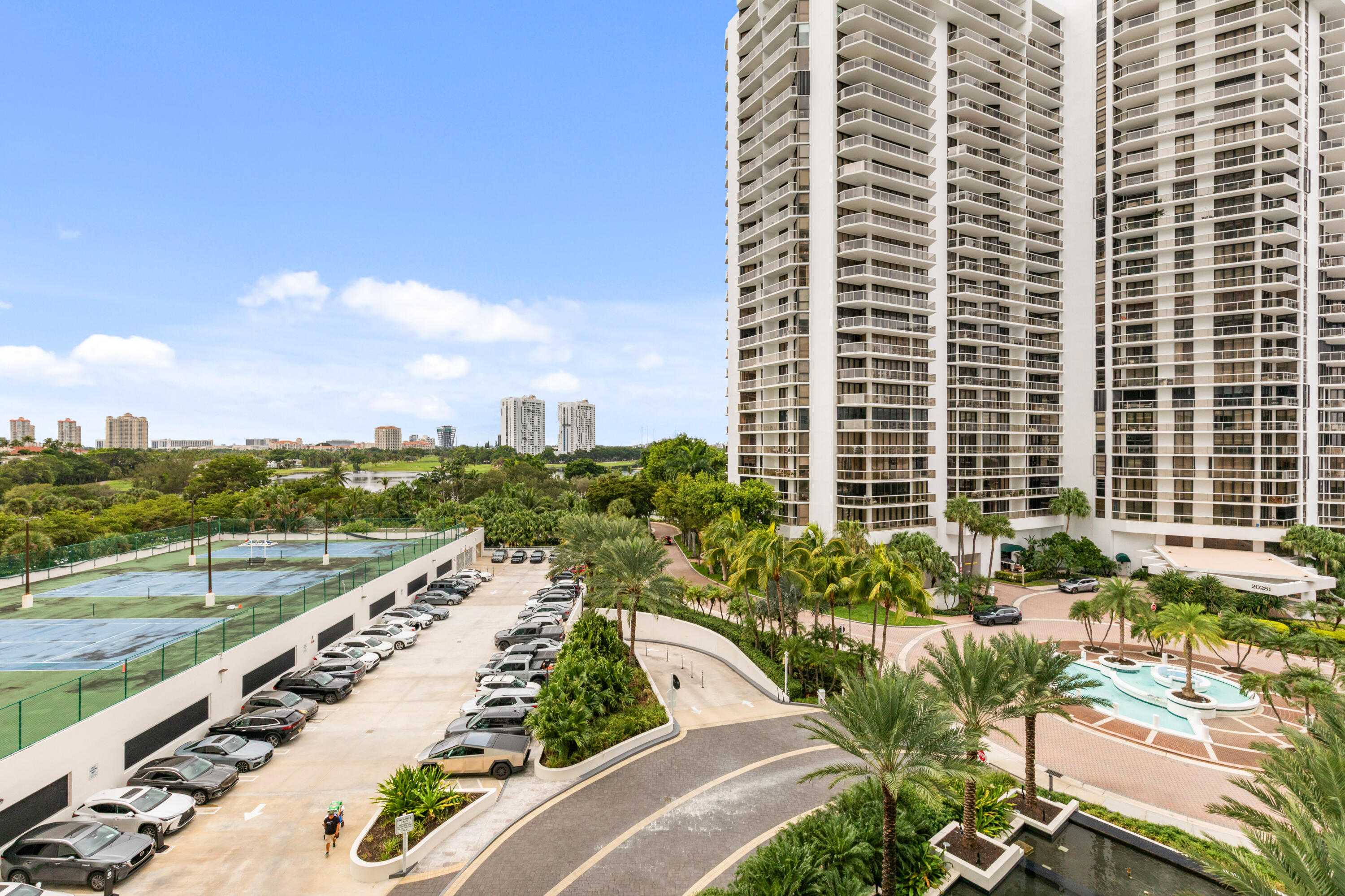 20201 E Country Club #706, Aventura FL 33180