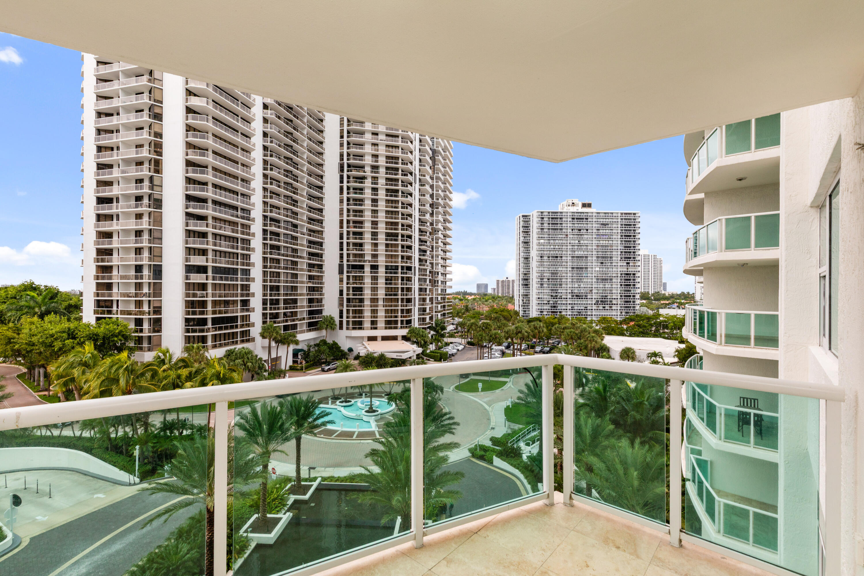 20201 E Country Club #706, Aventura FL 33180