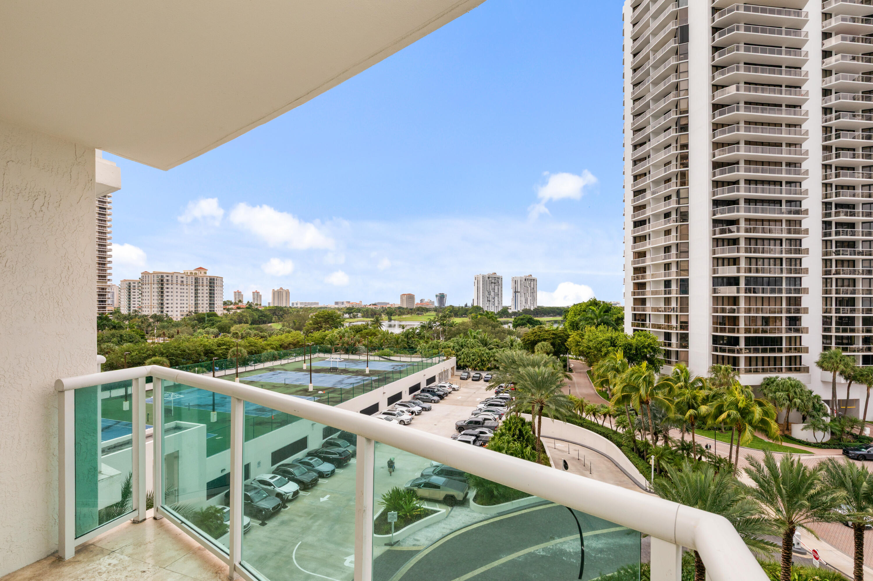 20201 E Country Club #706, Aventura FL 33180