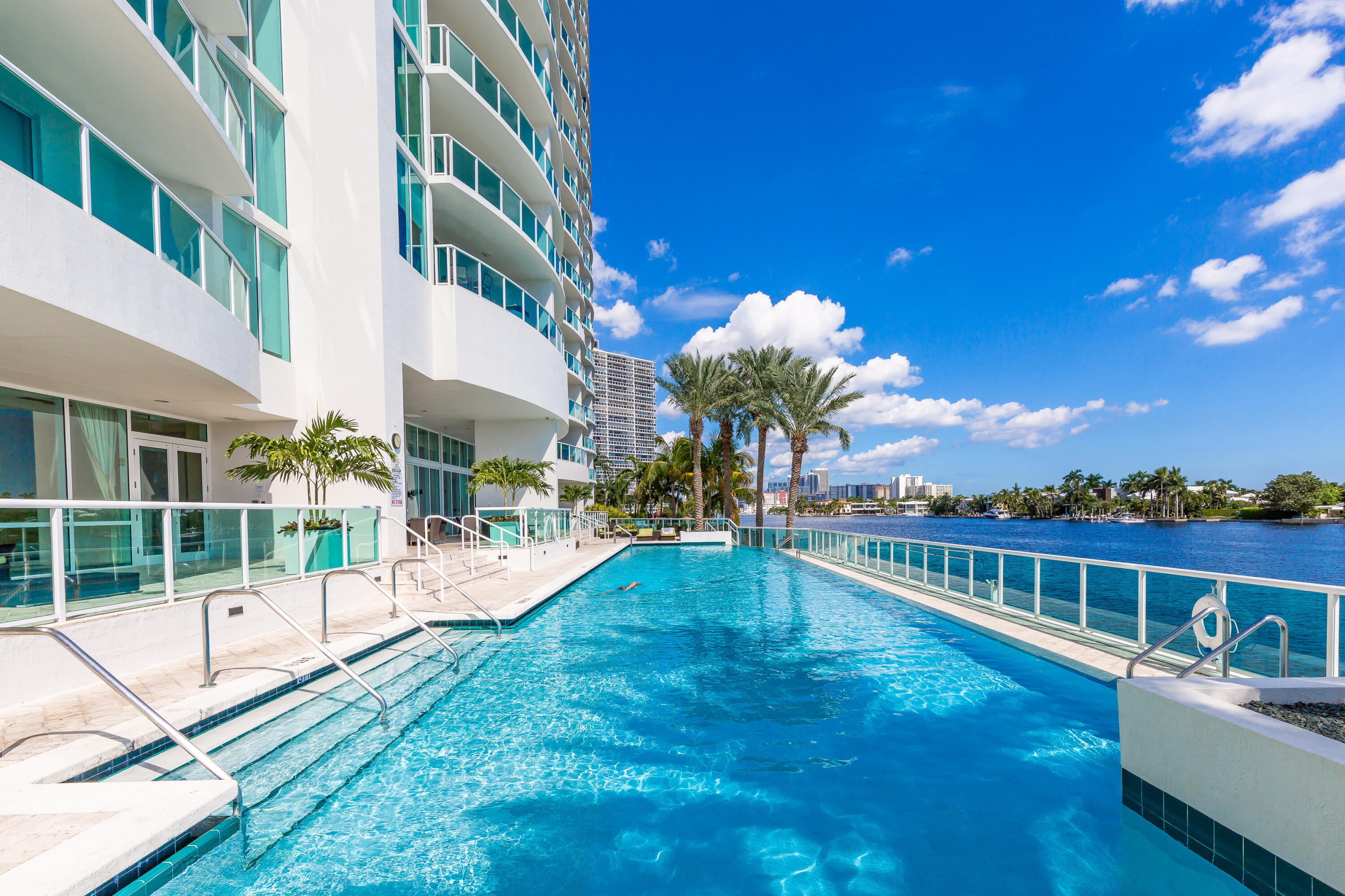 20201 E Country Club #706, Aventura FL 33180