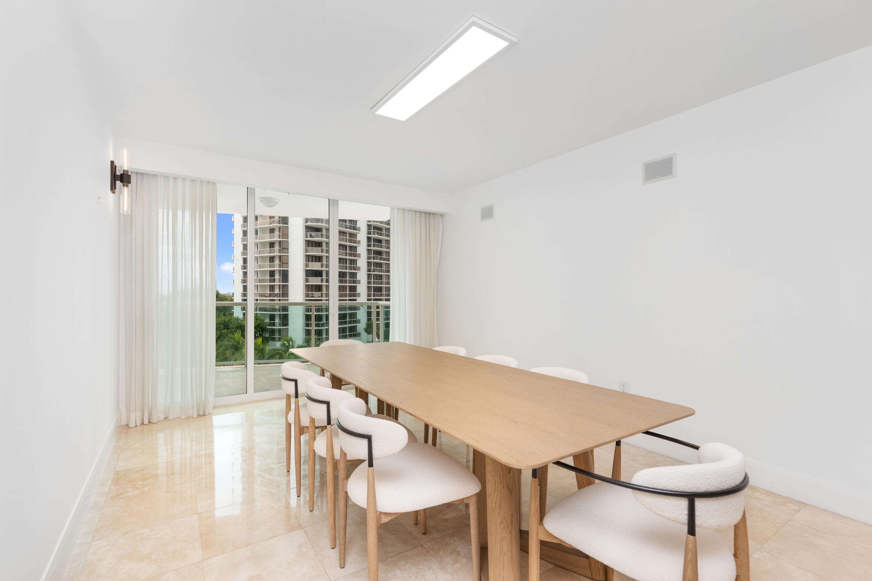 20201 E Country Club #706, Aventura FL 33180