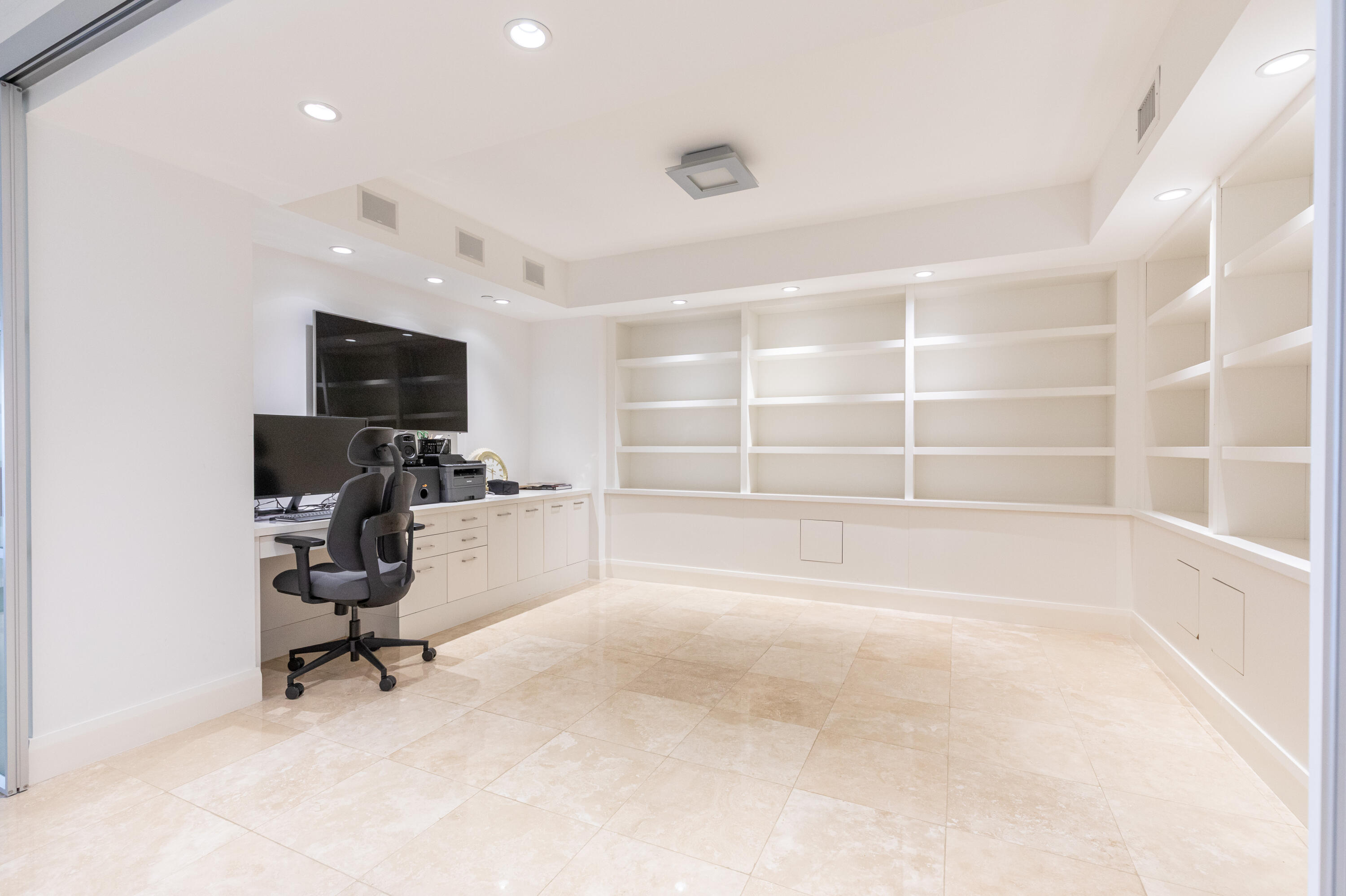20201 E Country Club #706, Aventura FL 33180