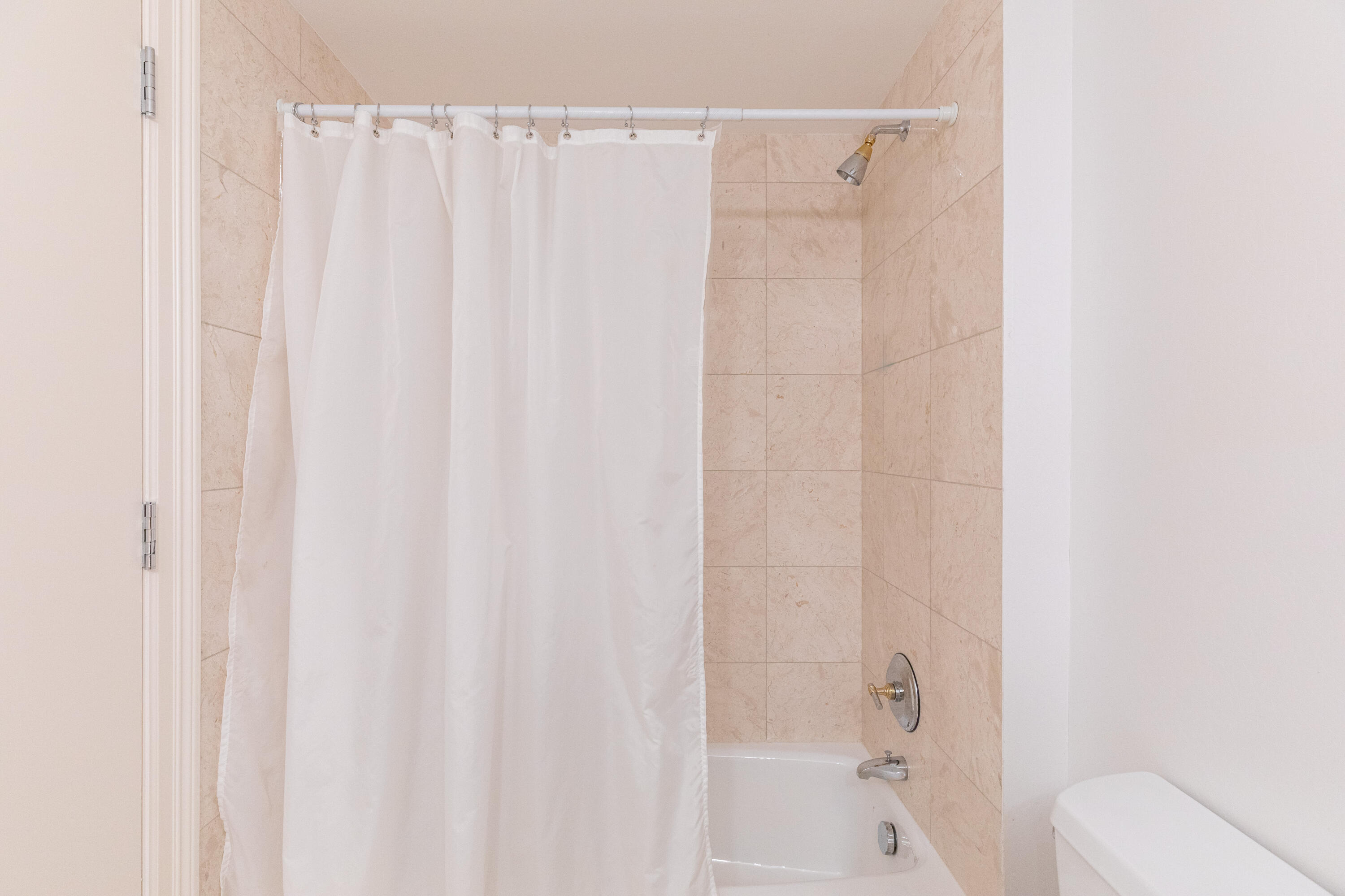 20201 E Country Club #706, Aventura FL 33180