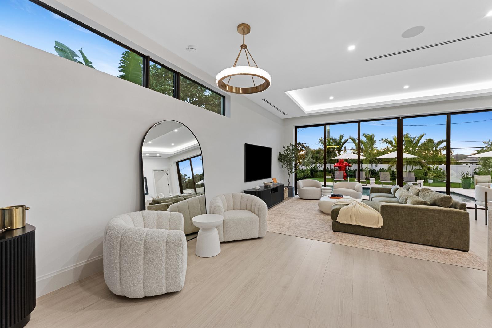 220 S Swinton, Delray Beach FL 33444