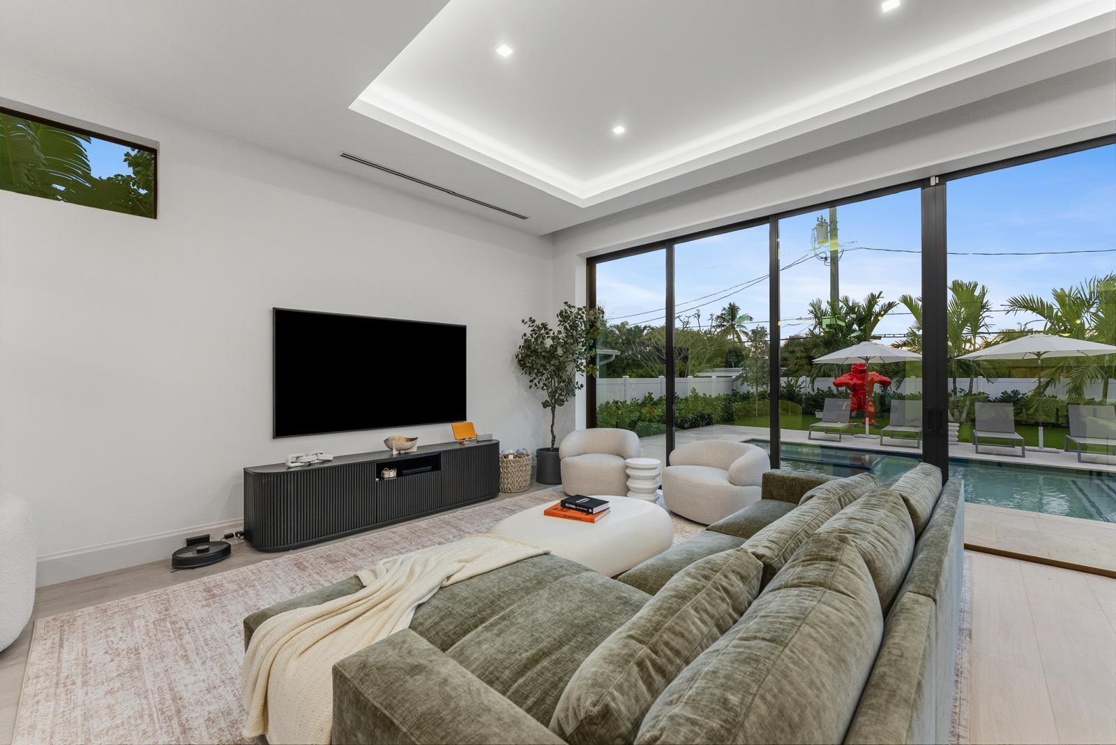 220 S Swinton, Delray Beach FL 33444